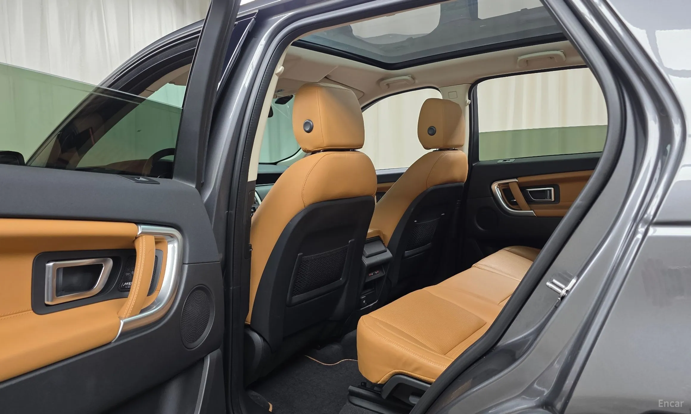 Land Rover Discovery Sports превью 17