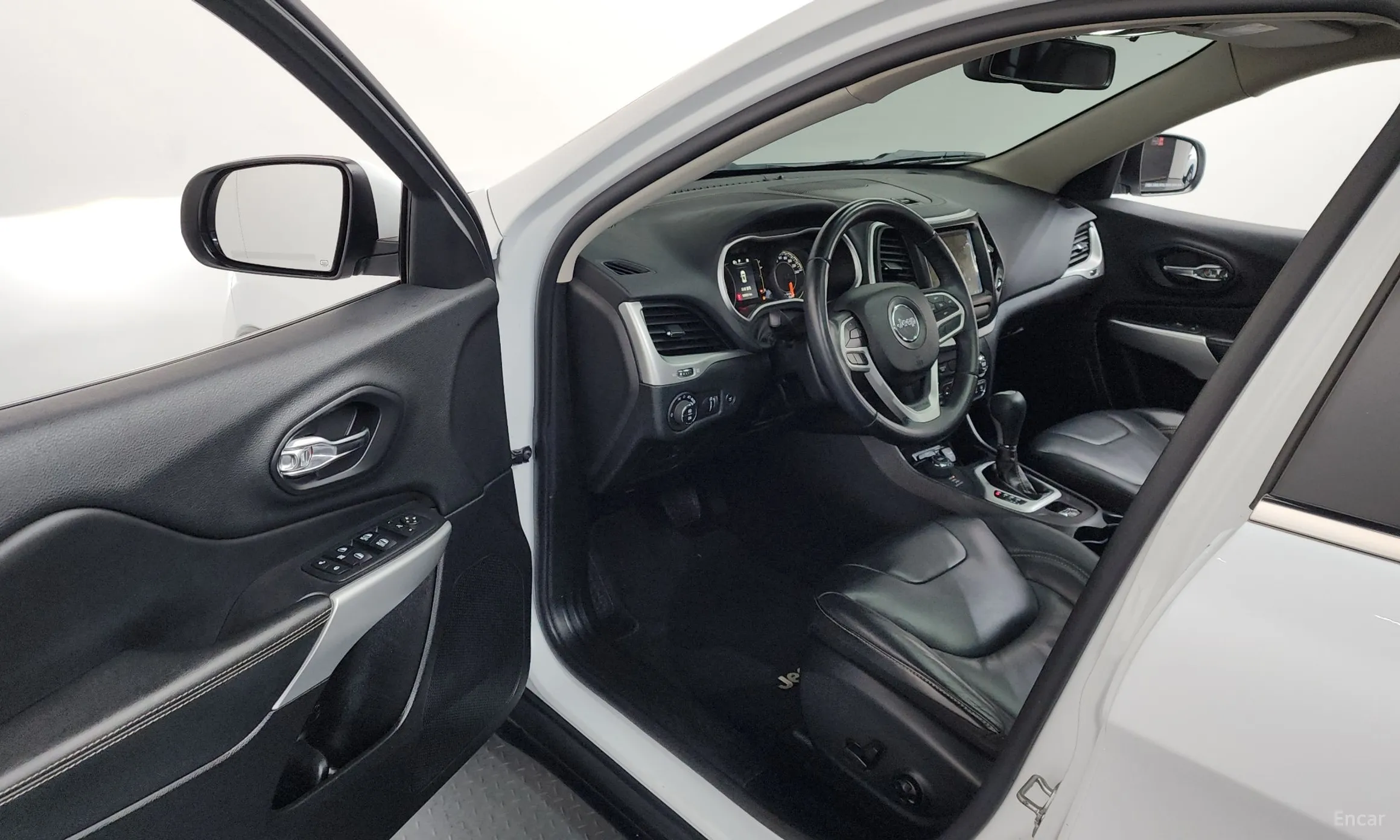 Jeep Cherokee (KL) превью 10