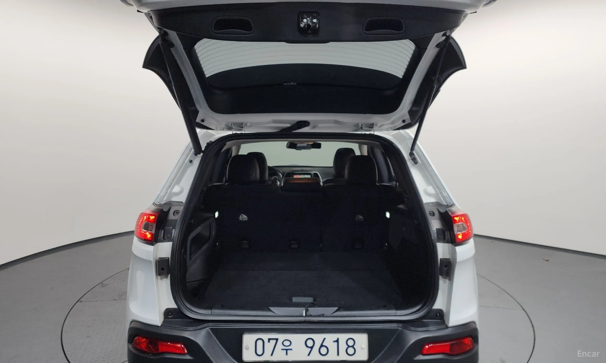 Jeep Cherokee (KL) превью 20