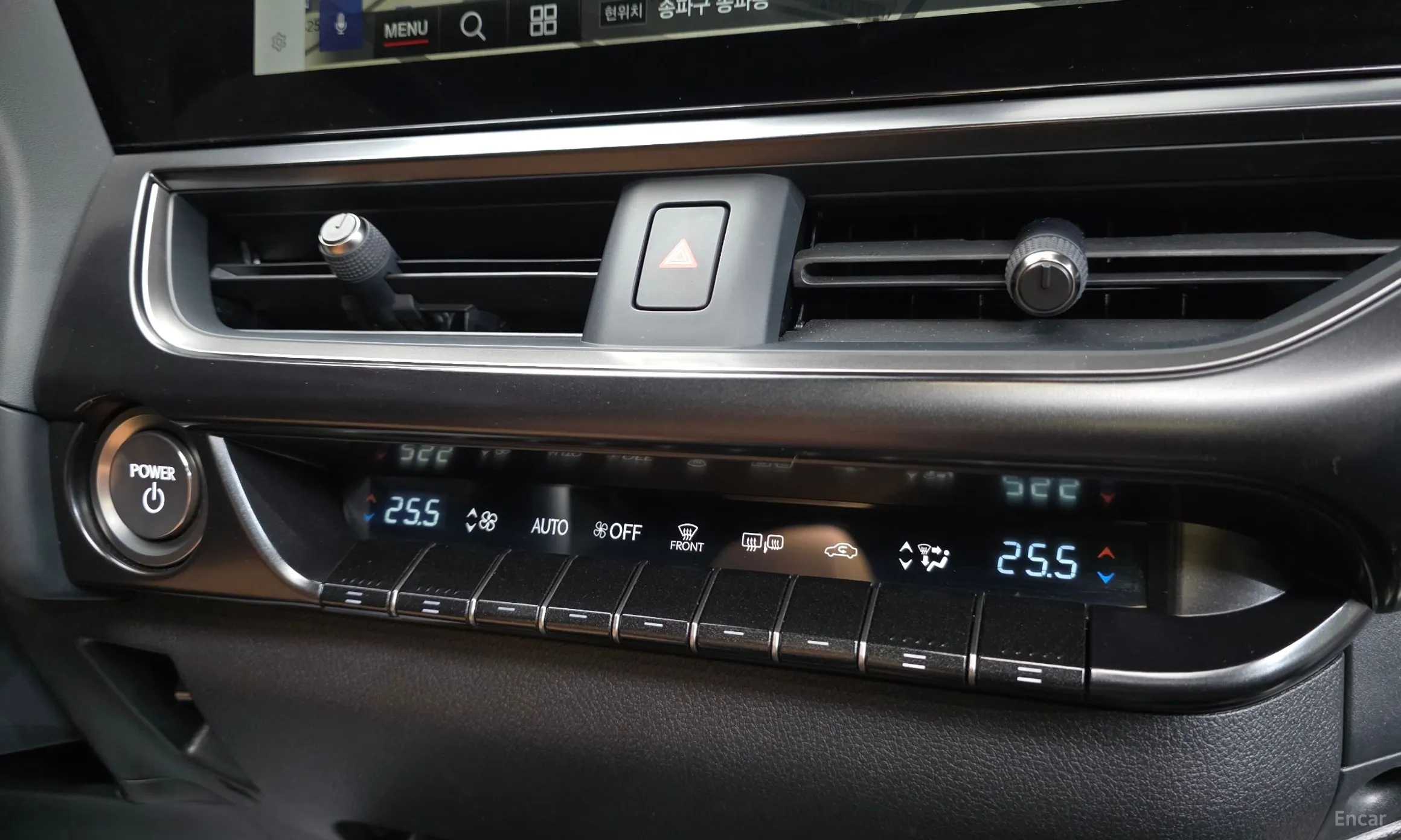 Lexus UX250h превью 18