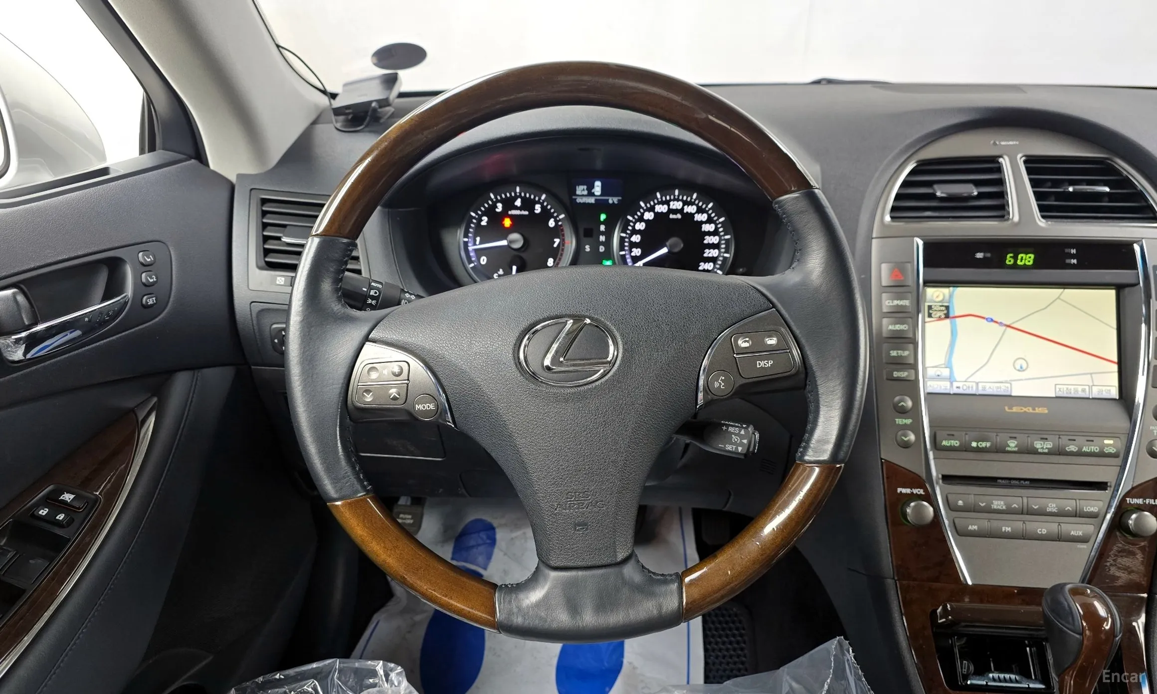Lexus ES350 превью 13