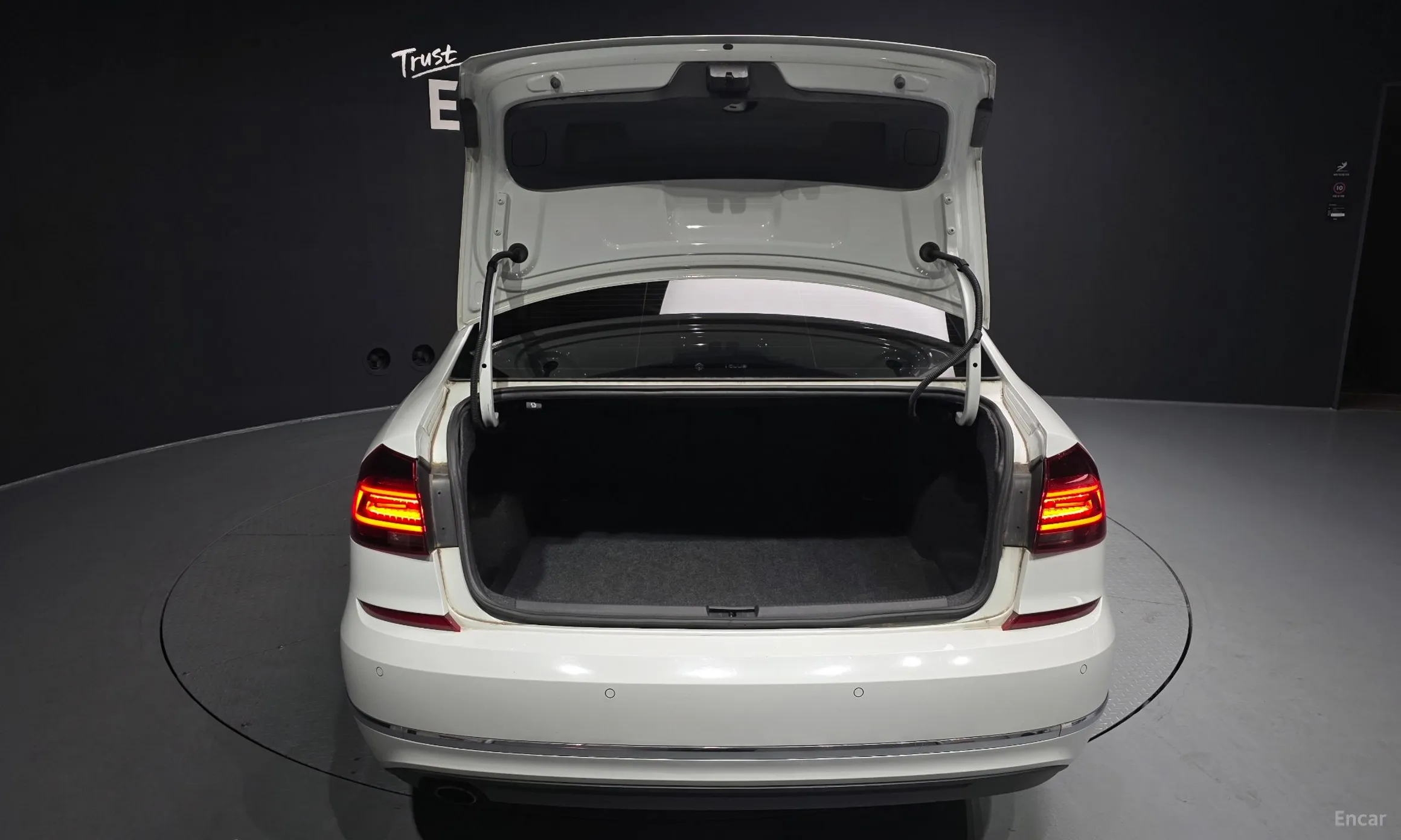 Volkswagen The New Passat превью 20