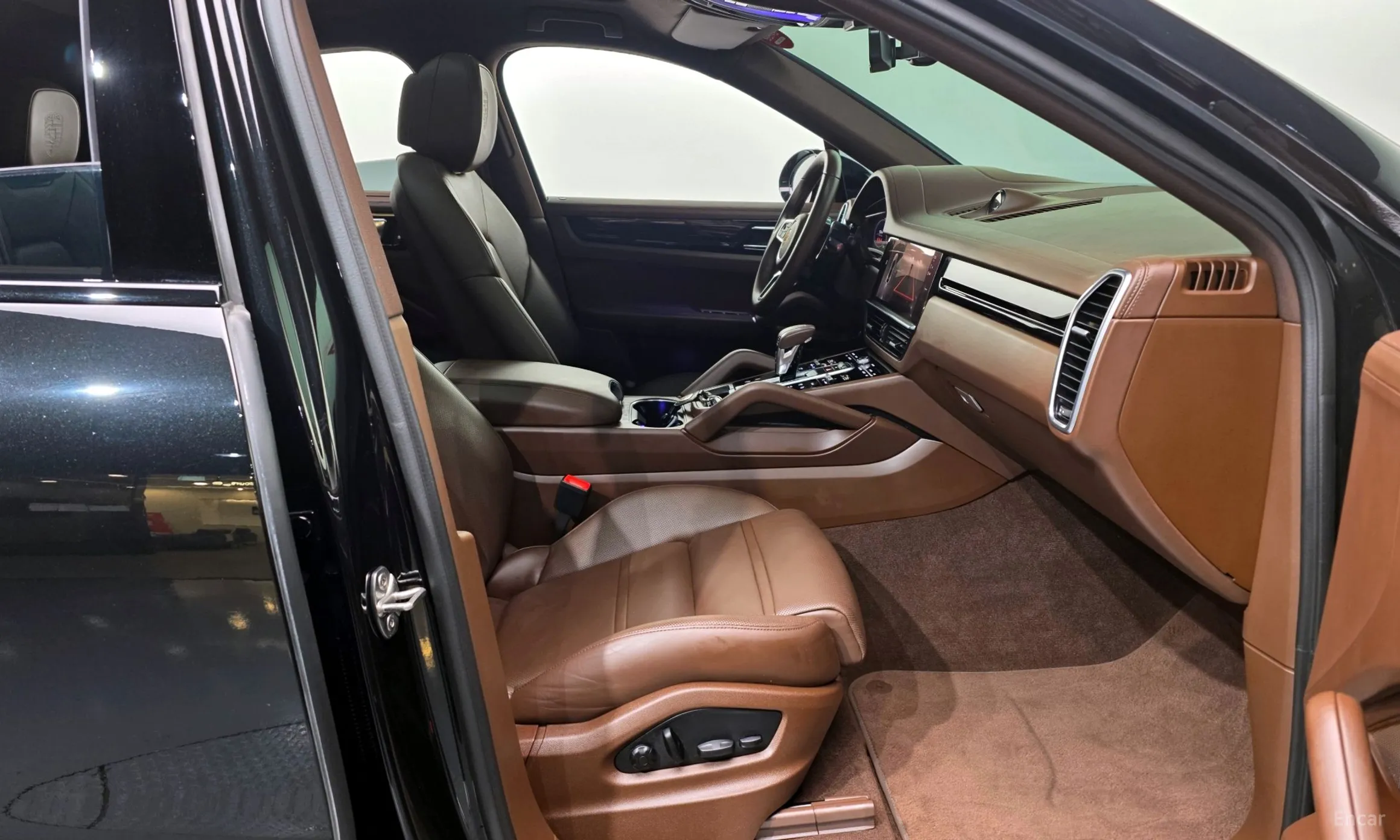 Porsche Cayenne (PO536) превью 11