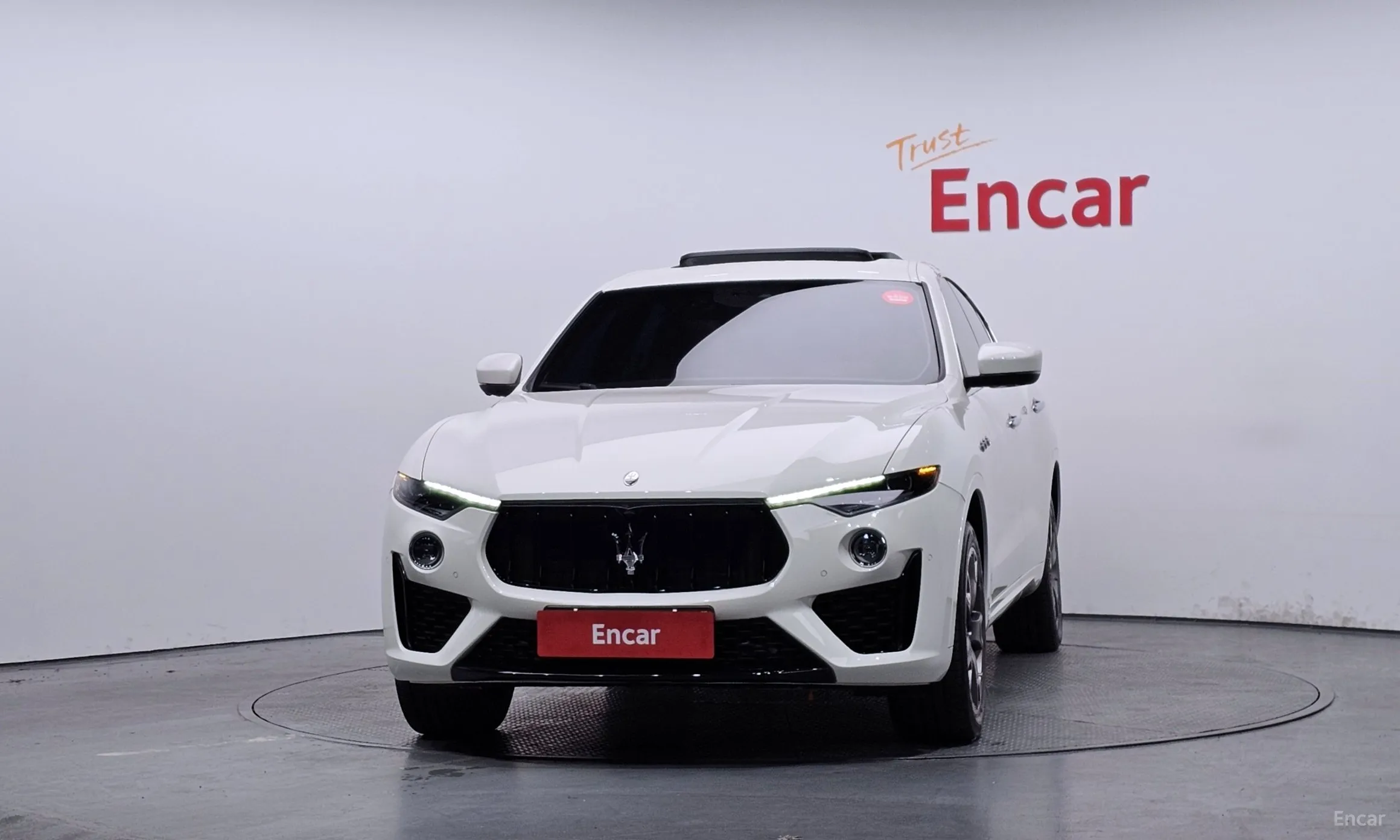 Maserati Levante превью 3