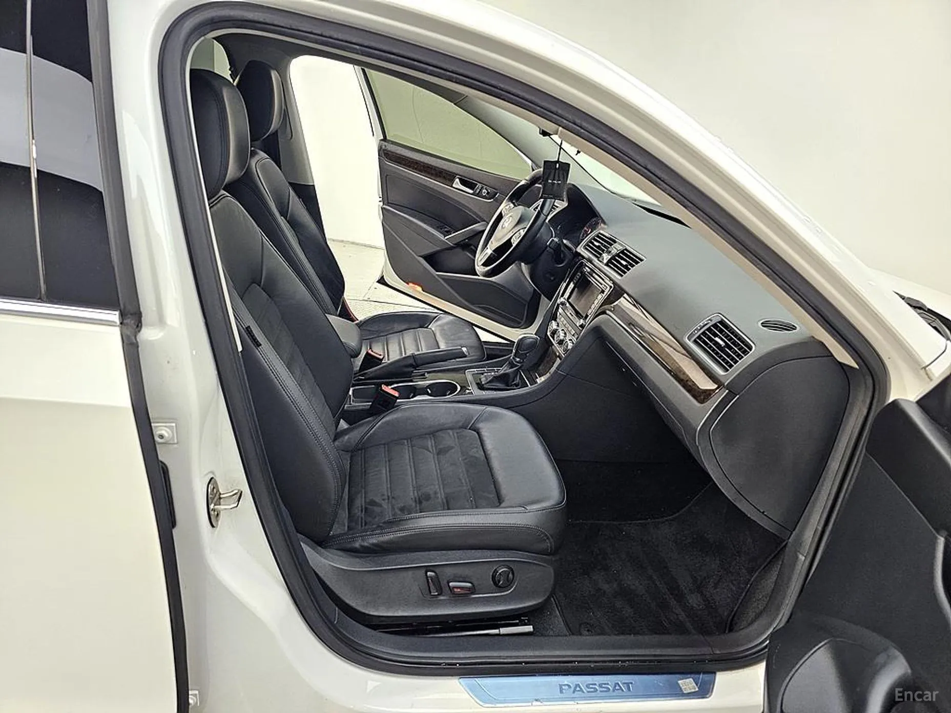 Volkswagen The New Passat превью 11