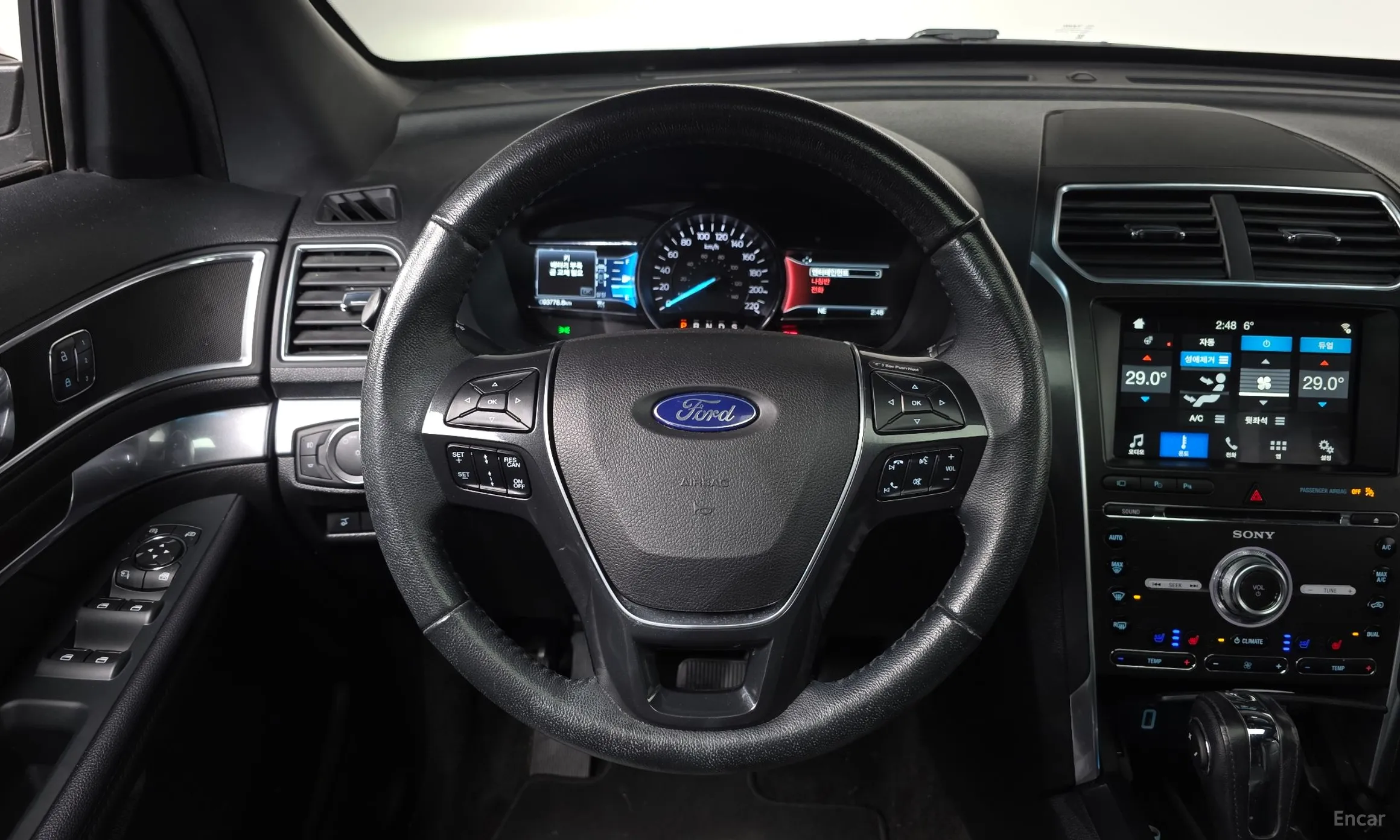 Ford Explorer превью 14