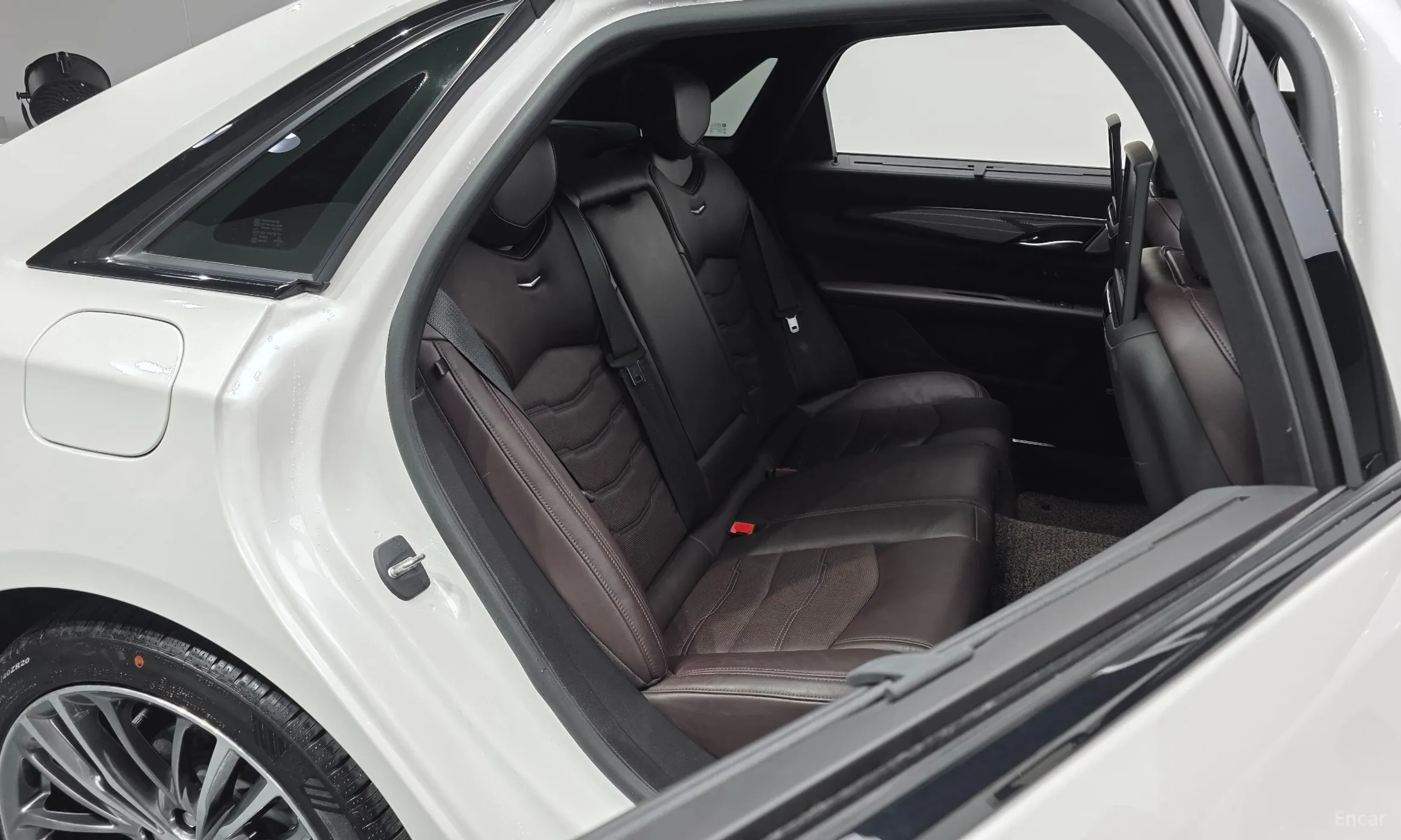 Cadillac CT6 превью 12