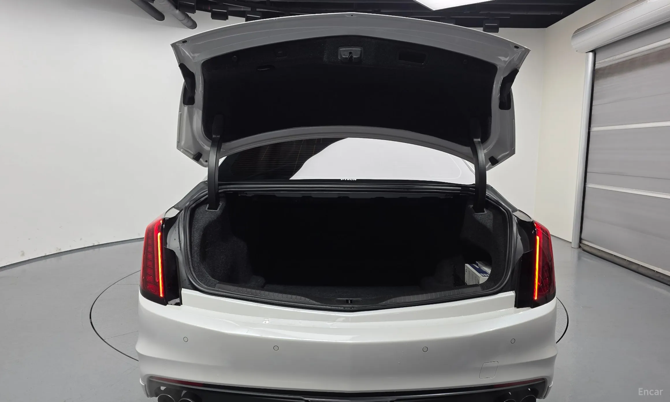 Cadillac CT6 превью 20