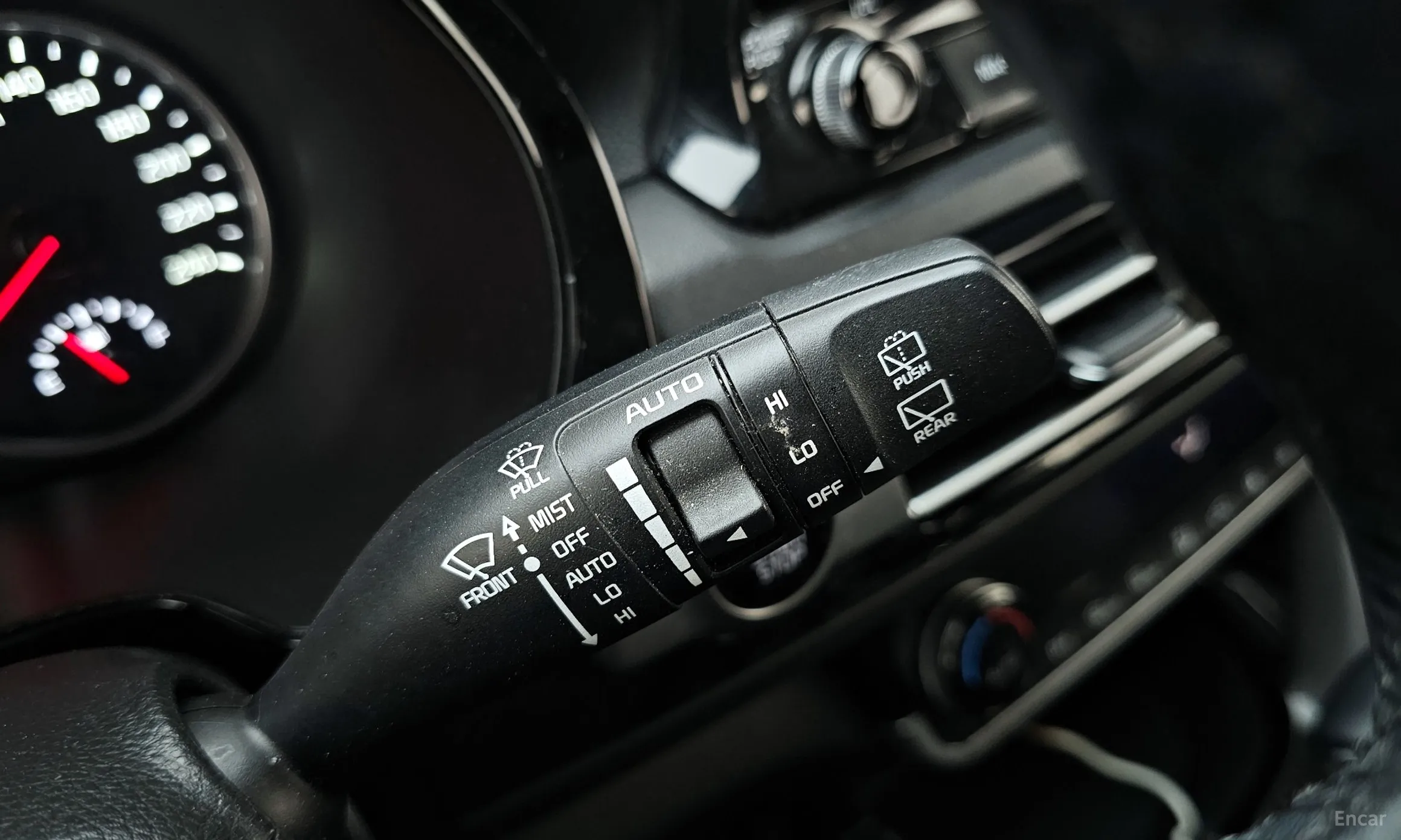 Kia Seltos превью 18