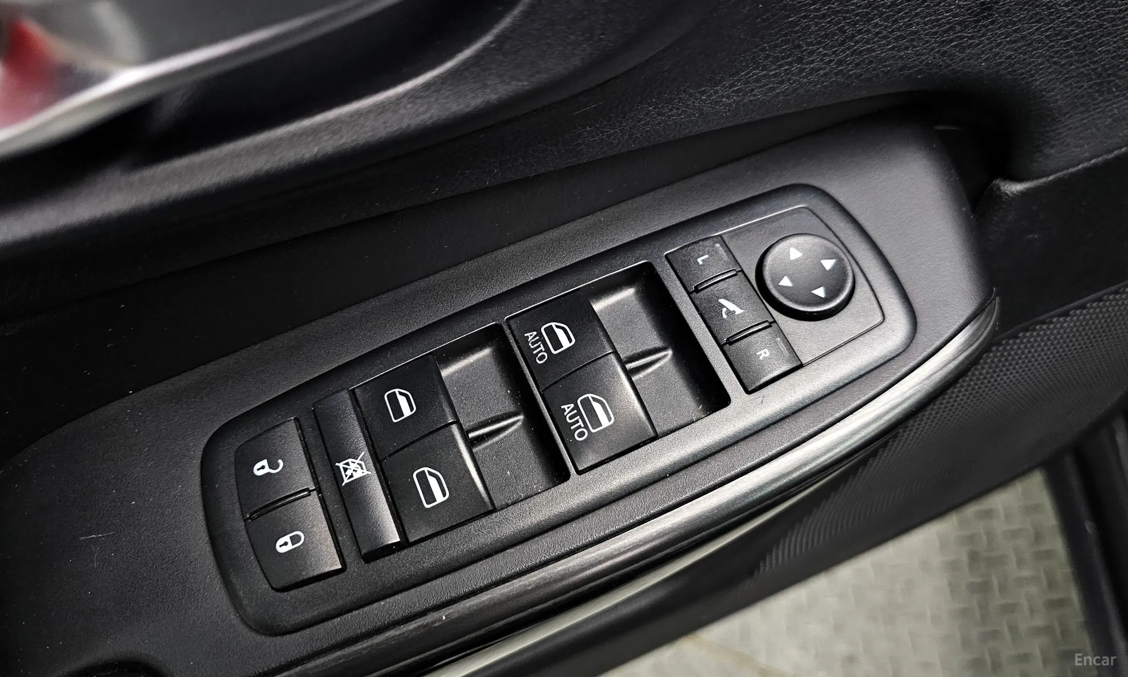 Jeep Cherokee (KL) превью 19