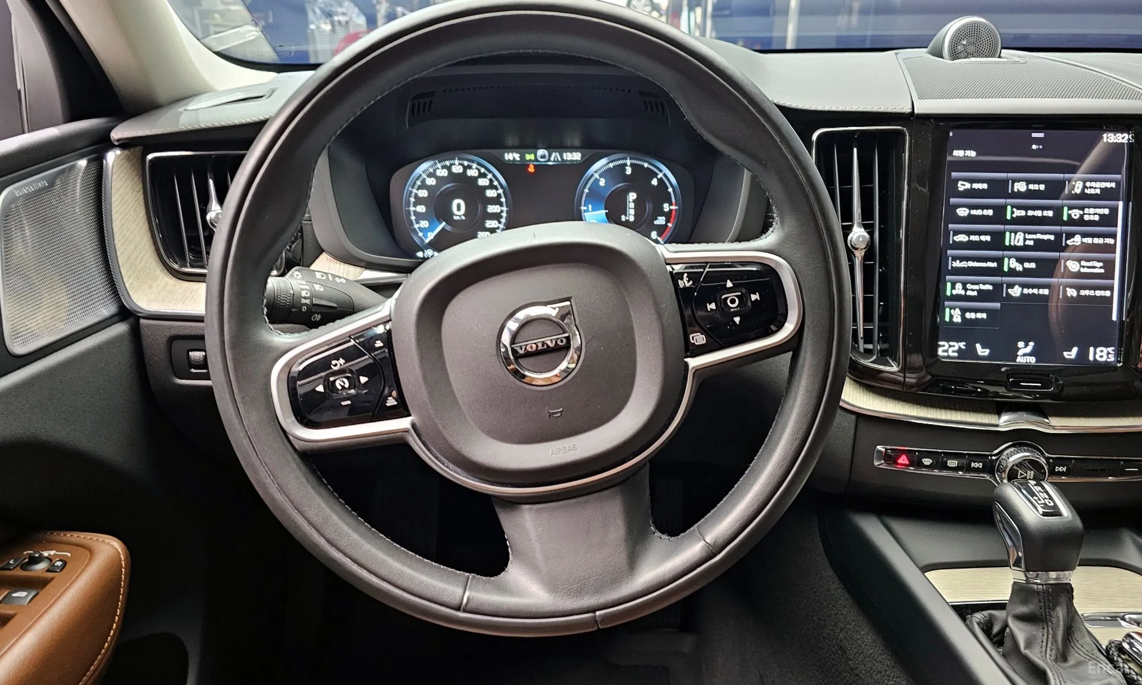 Volvo XC60 Gen 2 превью 13
