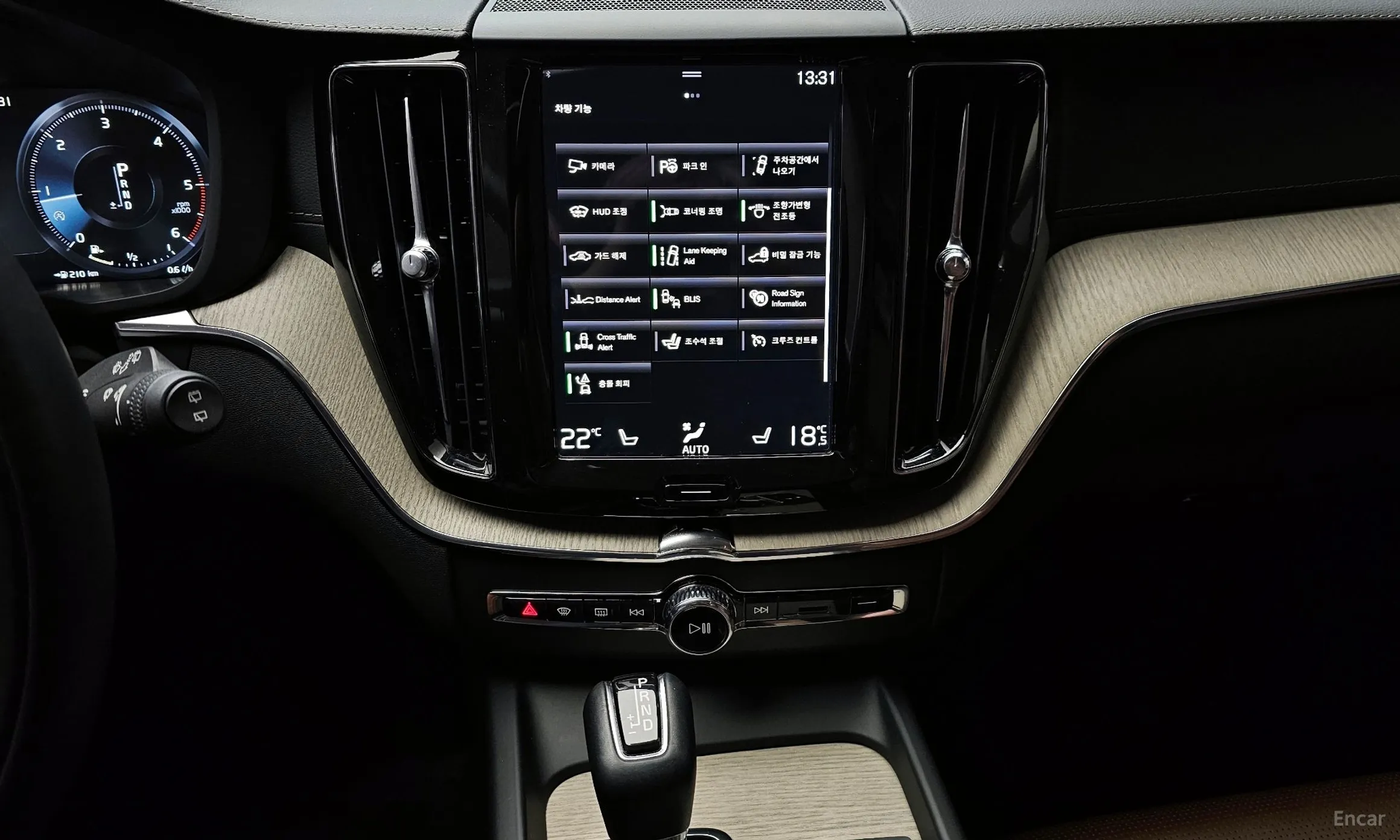 Volvo XC60 Gen 2 превью 14