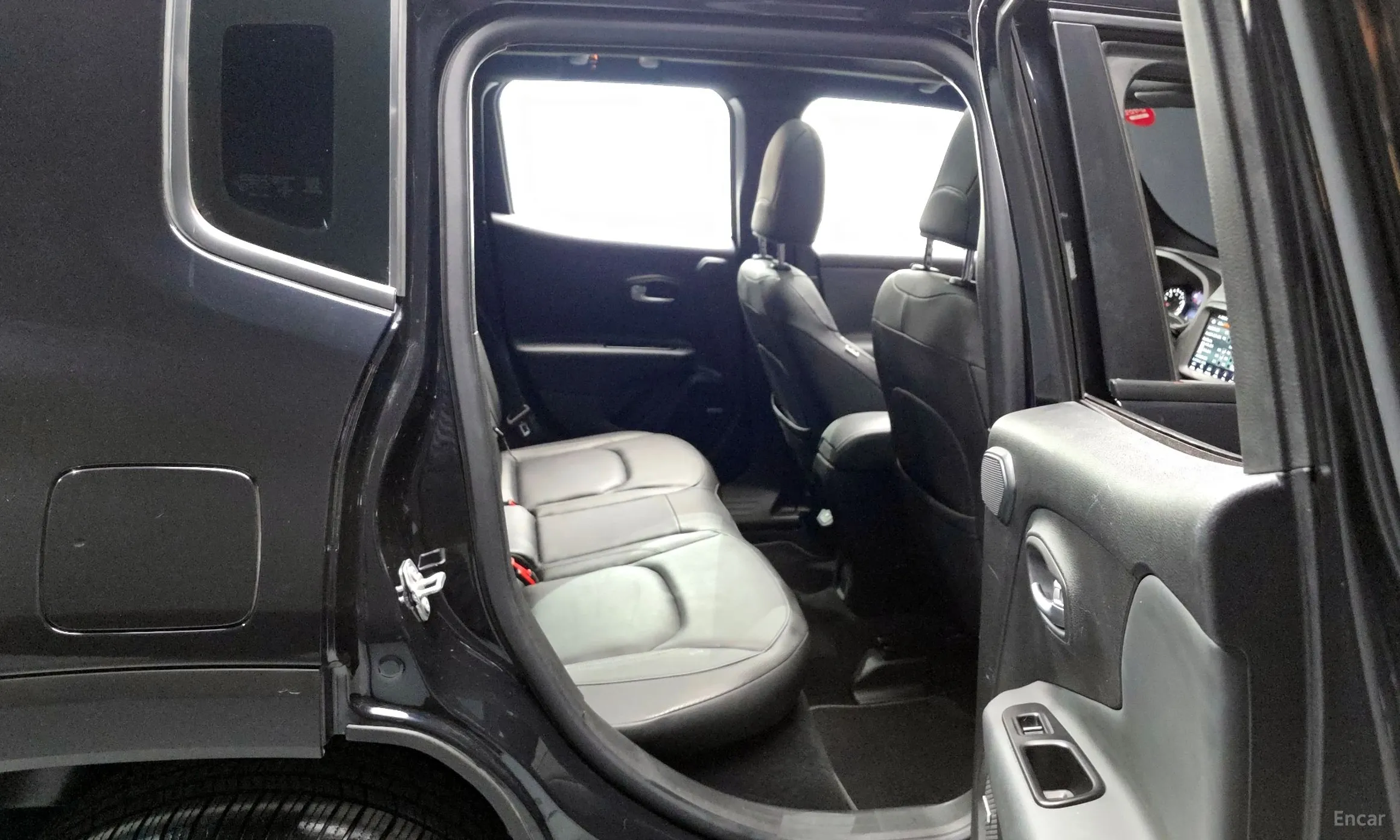 Jeep Renegade превью 12