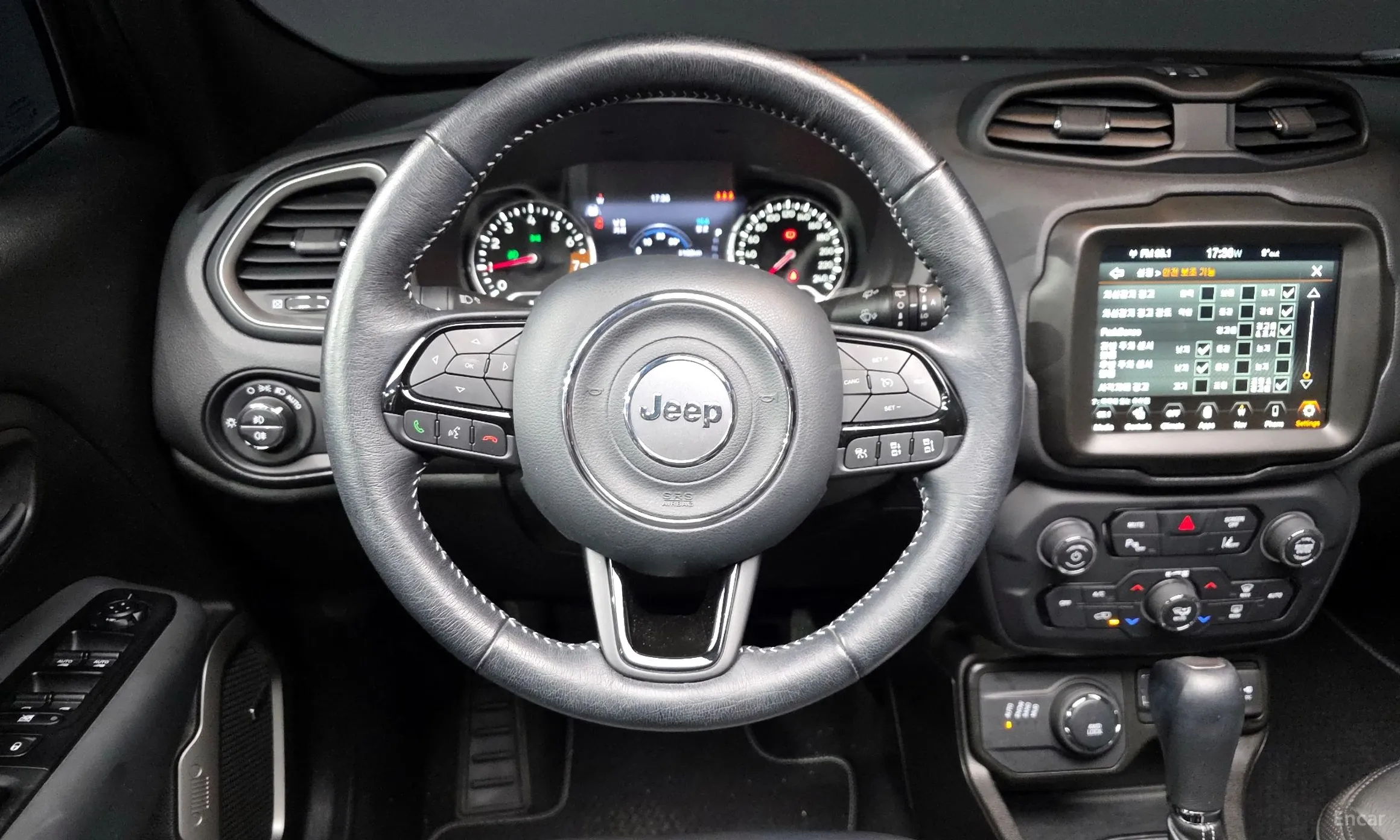 Jeep Renegade превью 13