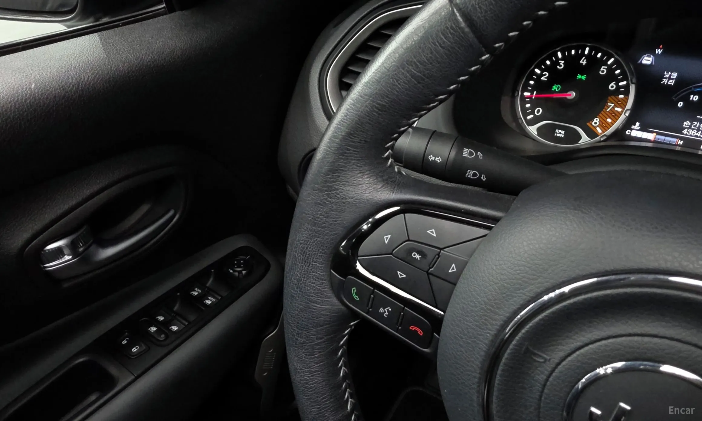Jeep Renegade превью 17