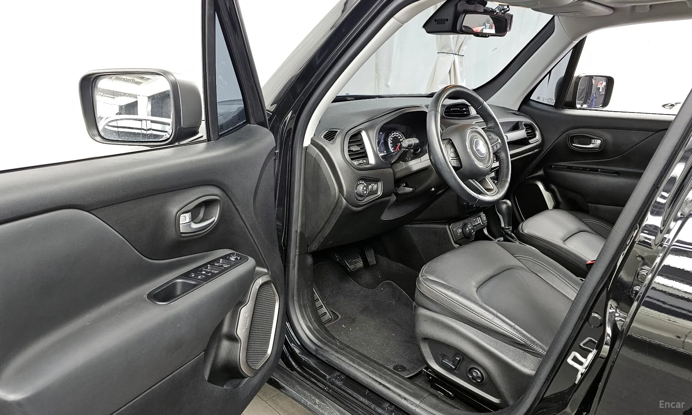 Jeep Renegade превью 10