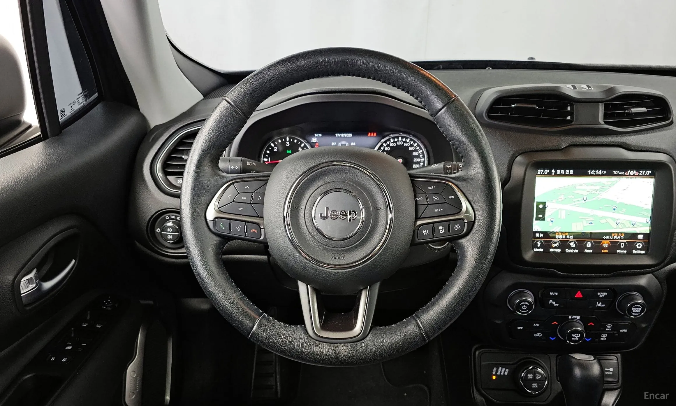 Jeep Renegade превью 13