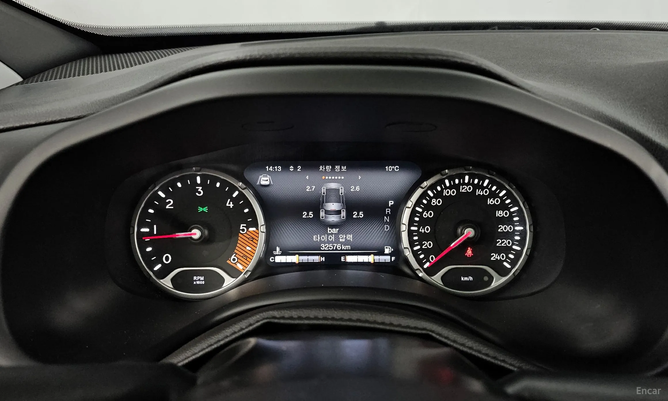 Jeep Renegade превью 8