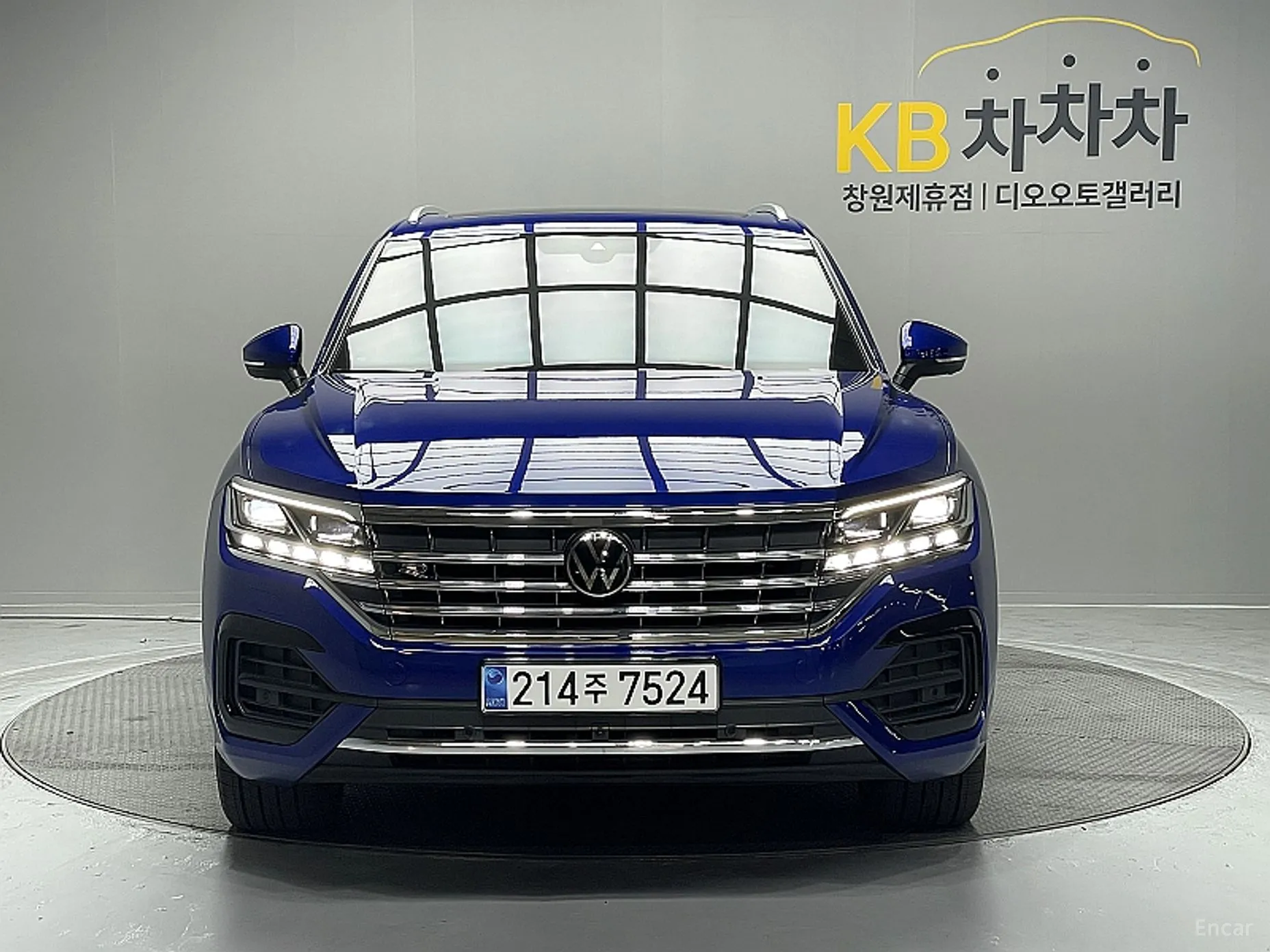 Volkswagen Touareg 3rd Generation превью 3