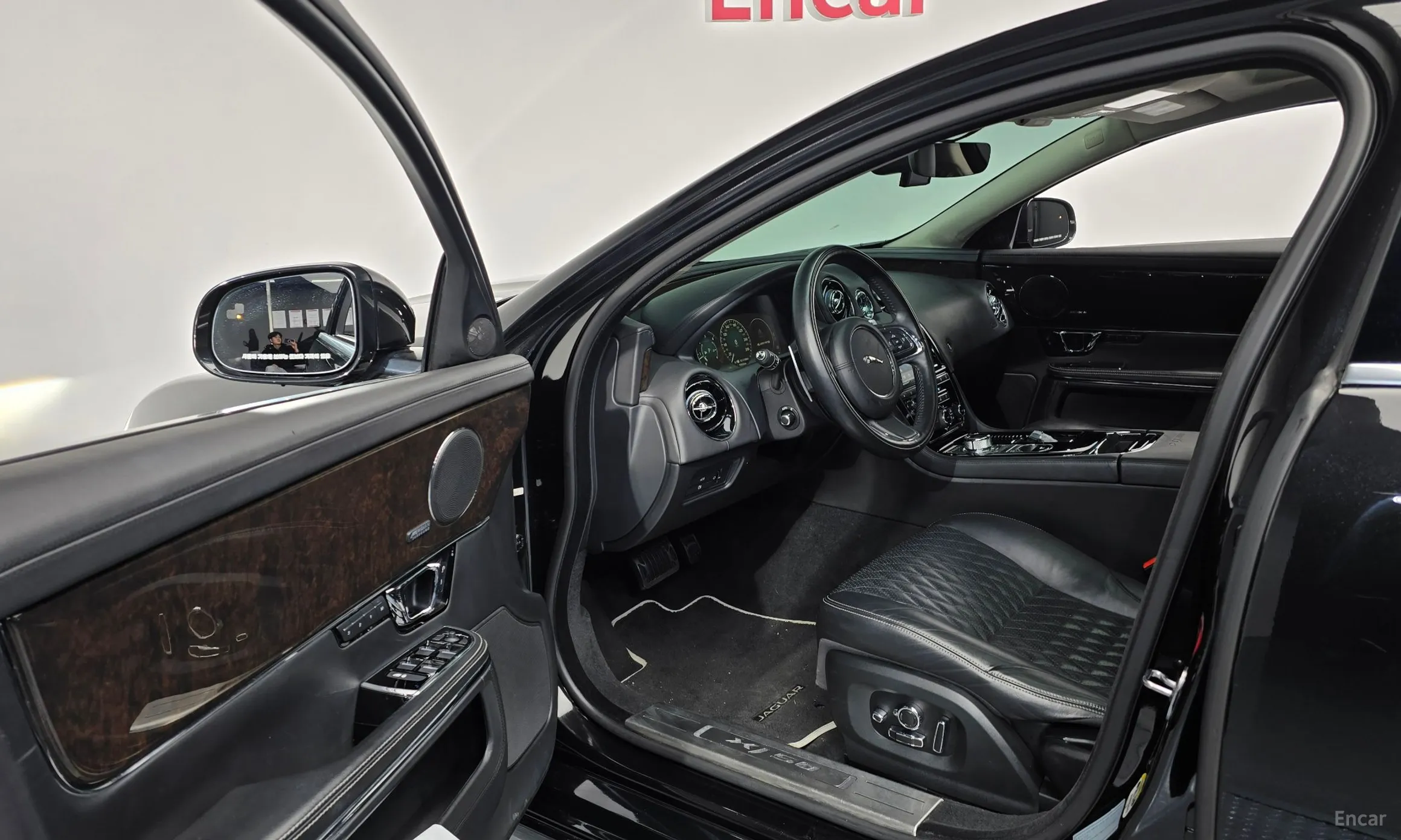 Jaguar All New XJ превью 10