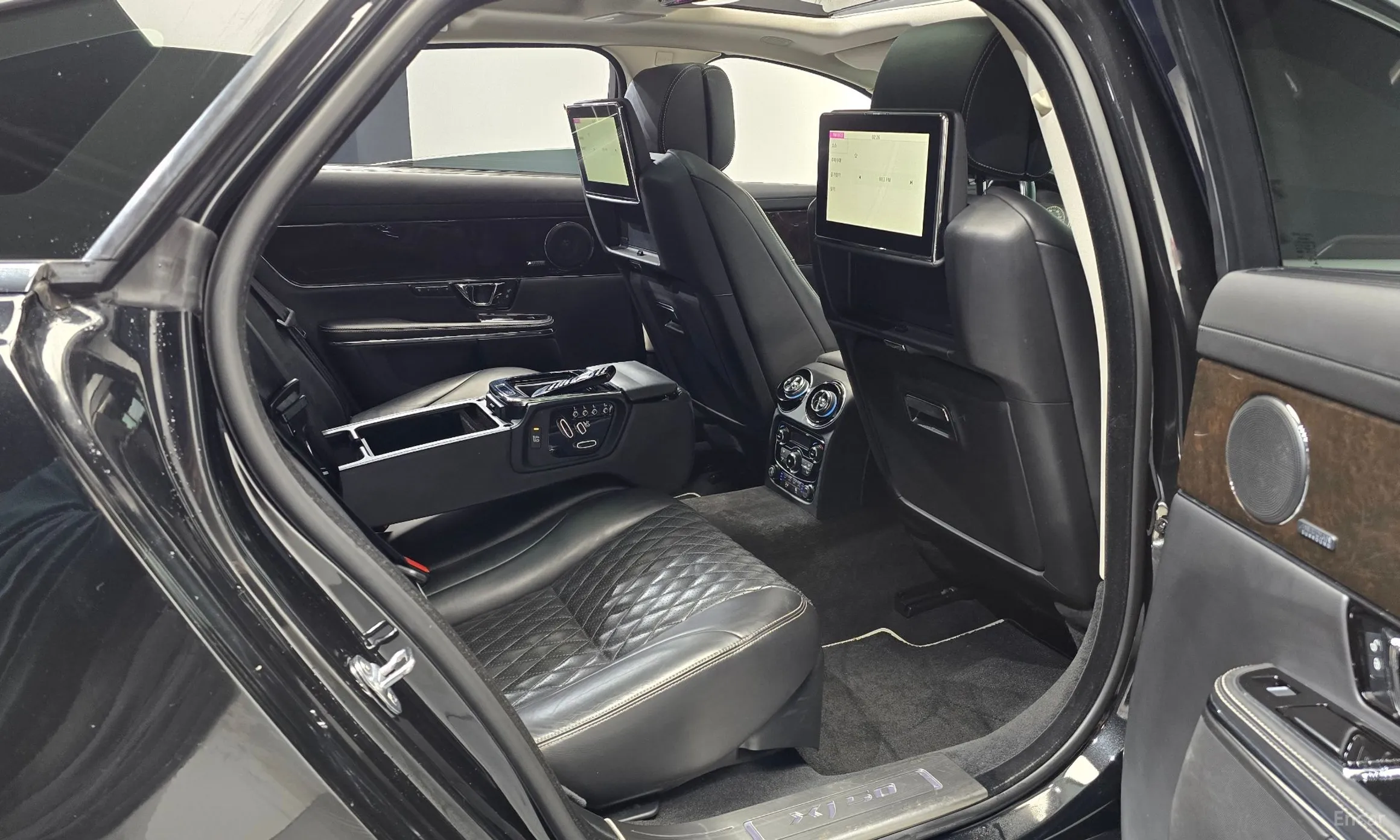 Jaguar All New XJ превью 12