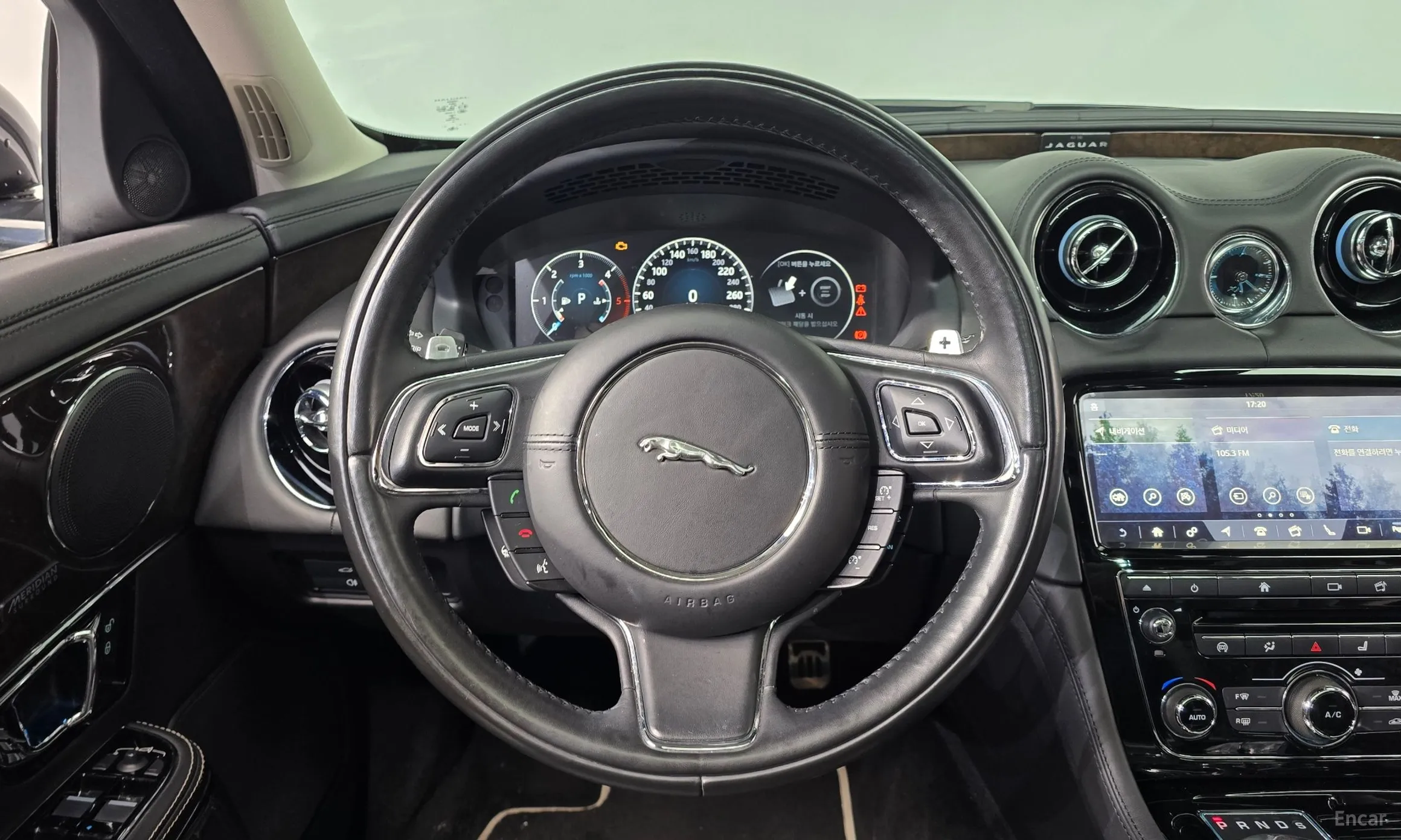 Jaguar All New XJ превью 13