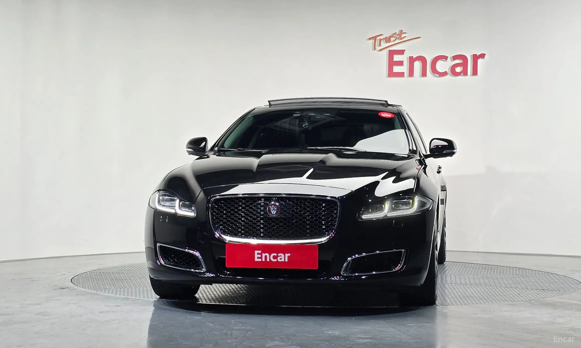 Jaguar All New XJ превью 3