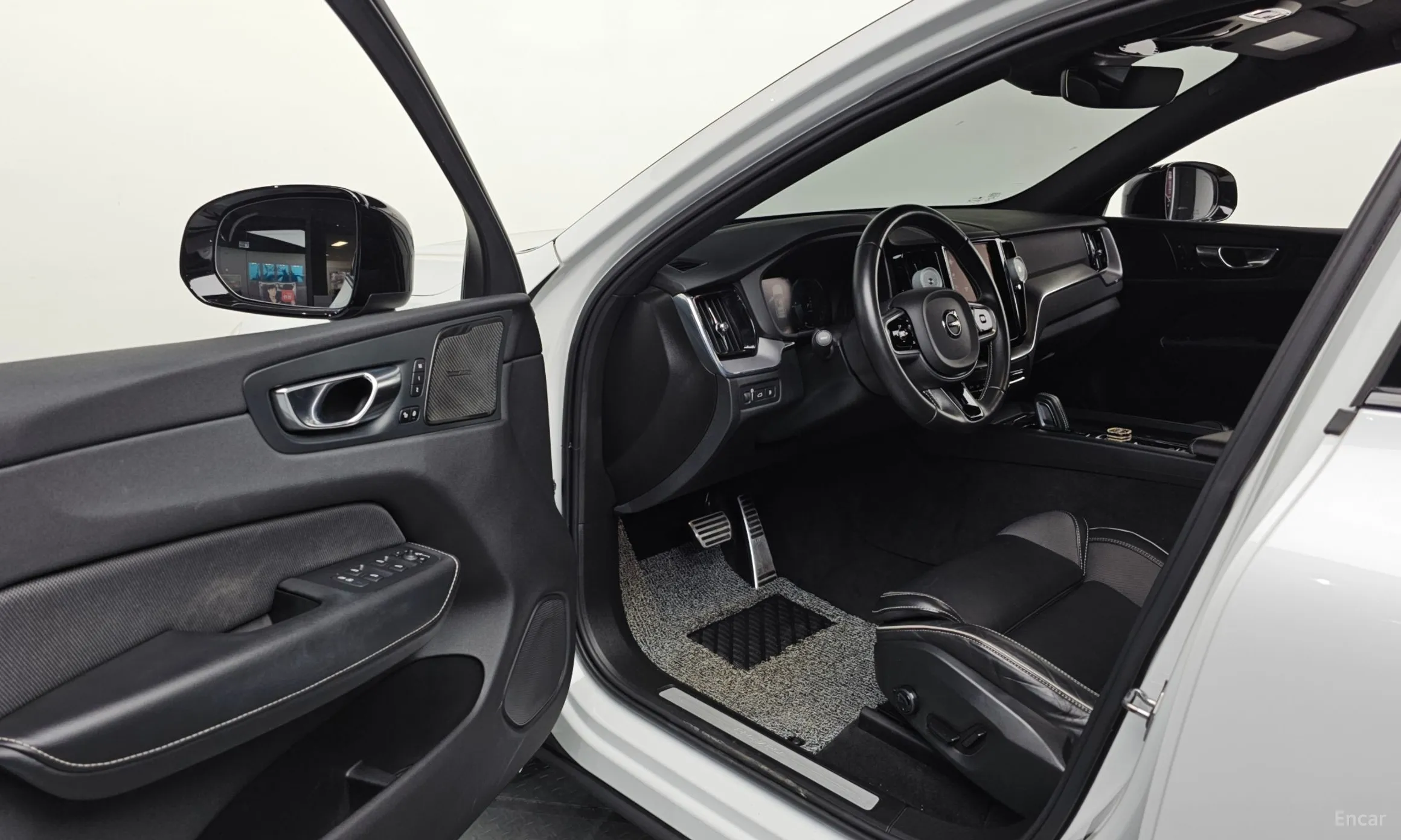 Volvo XC60 Gen 2 превью 10