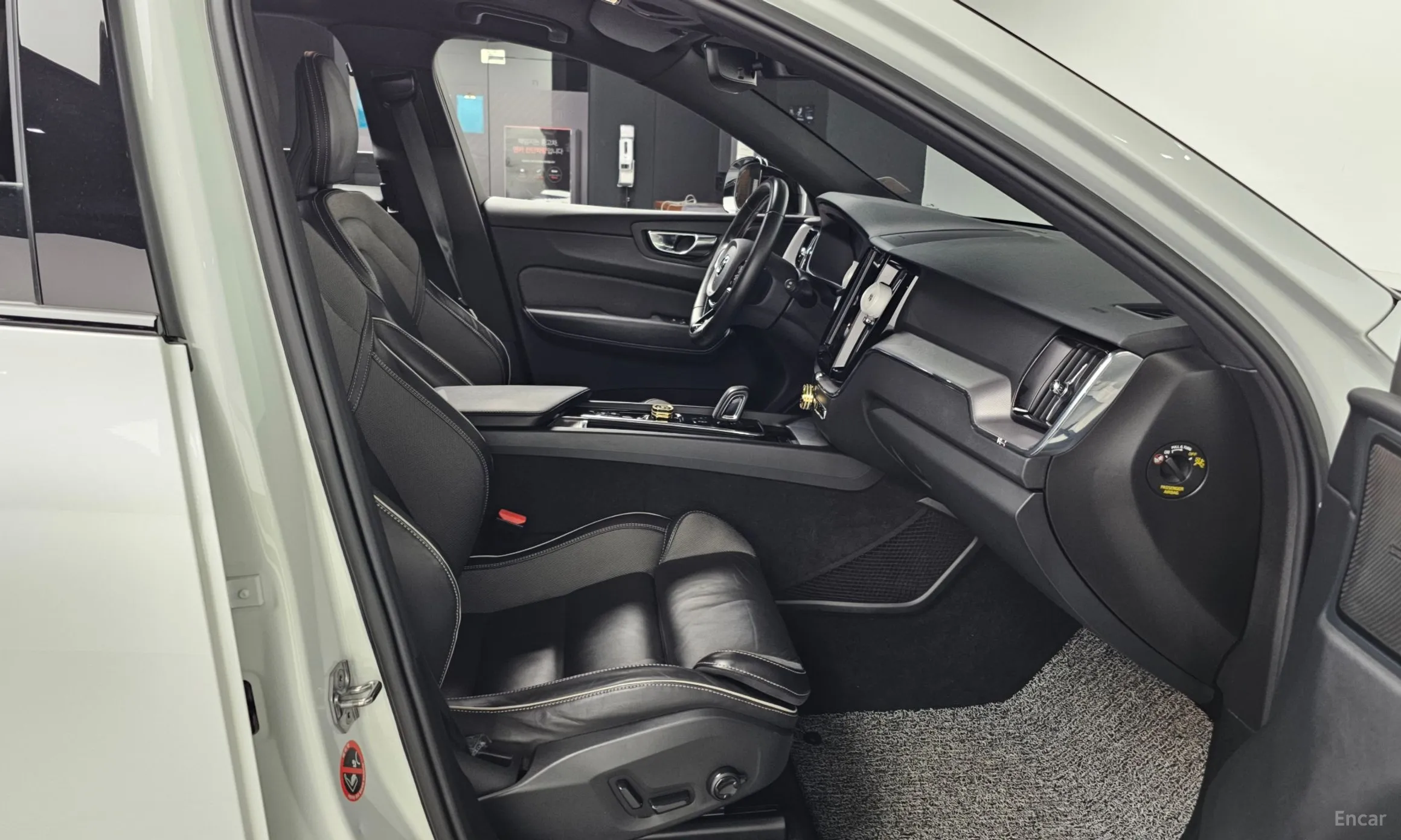 Volvo XC60 Gen 2 превью 11