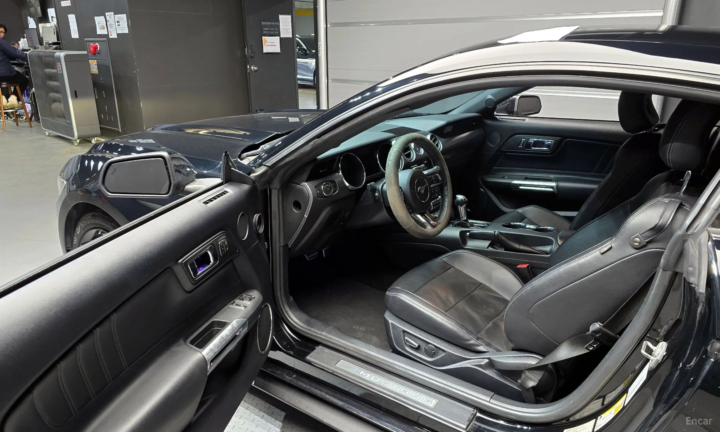 Ford Mustang превью 11