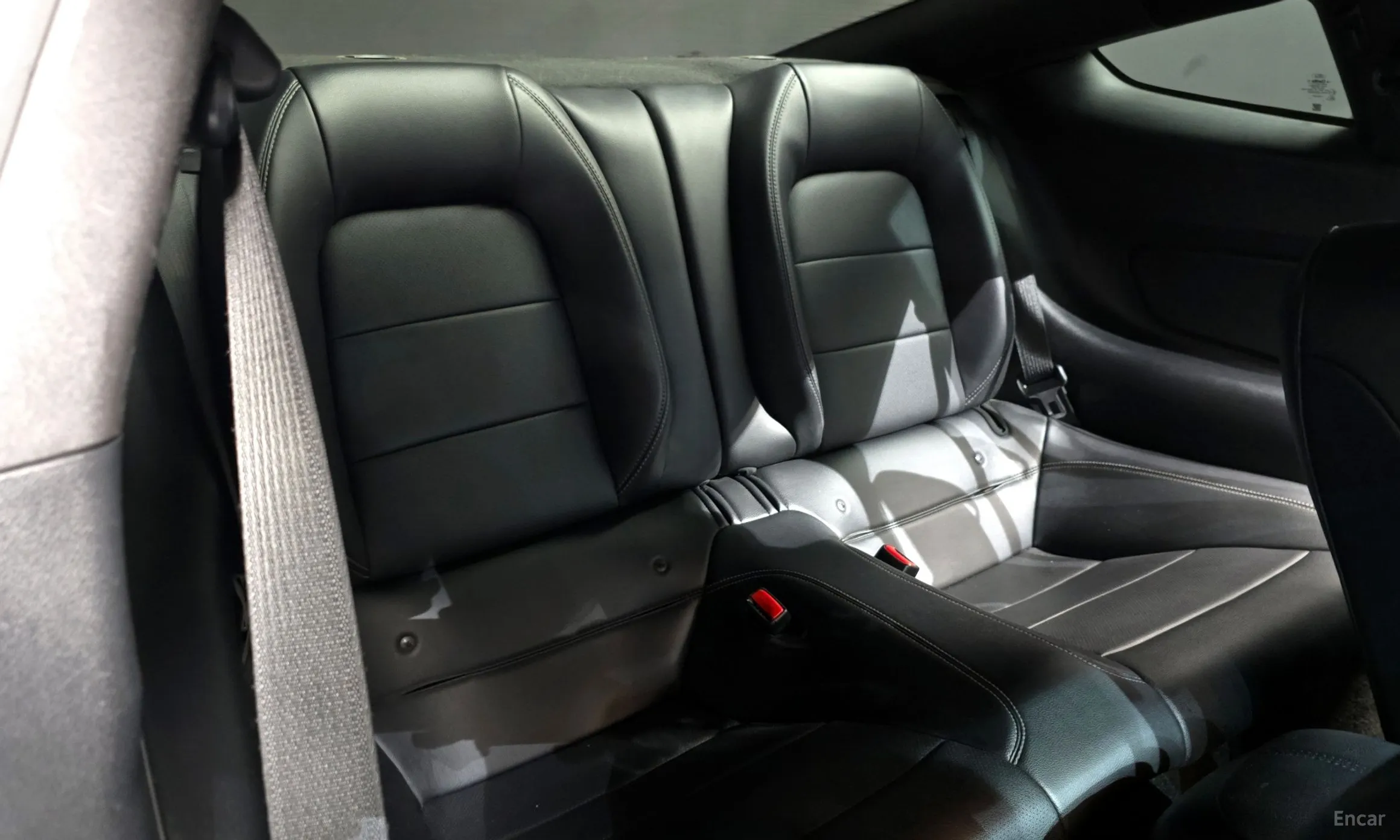 Ford Mustang превью 12