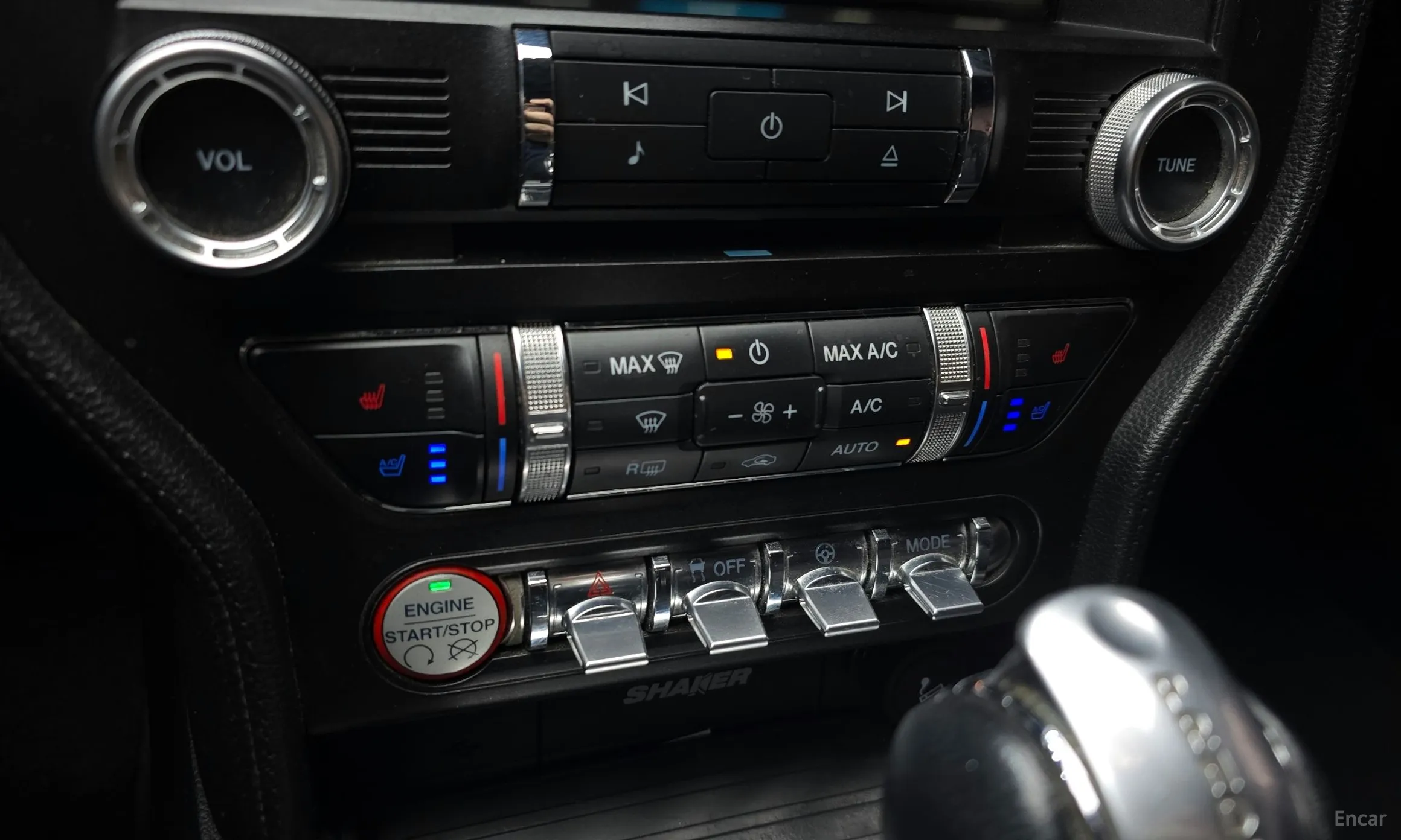 Ford Mustang превью 15