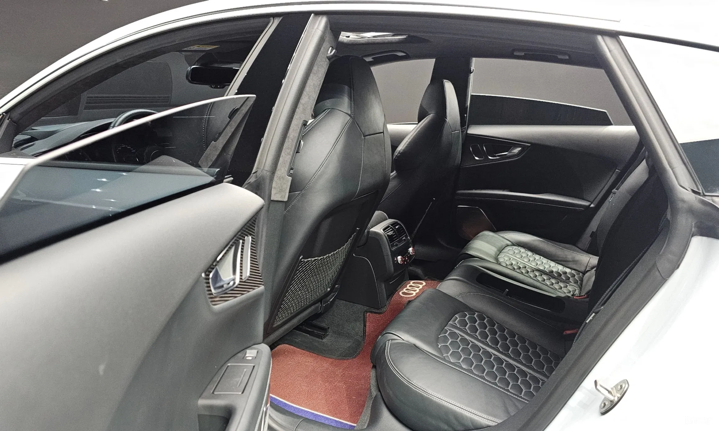 Audi RS7 превью 12
