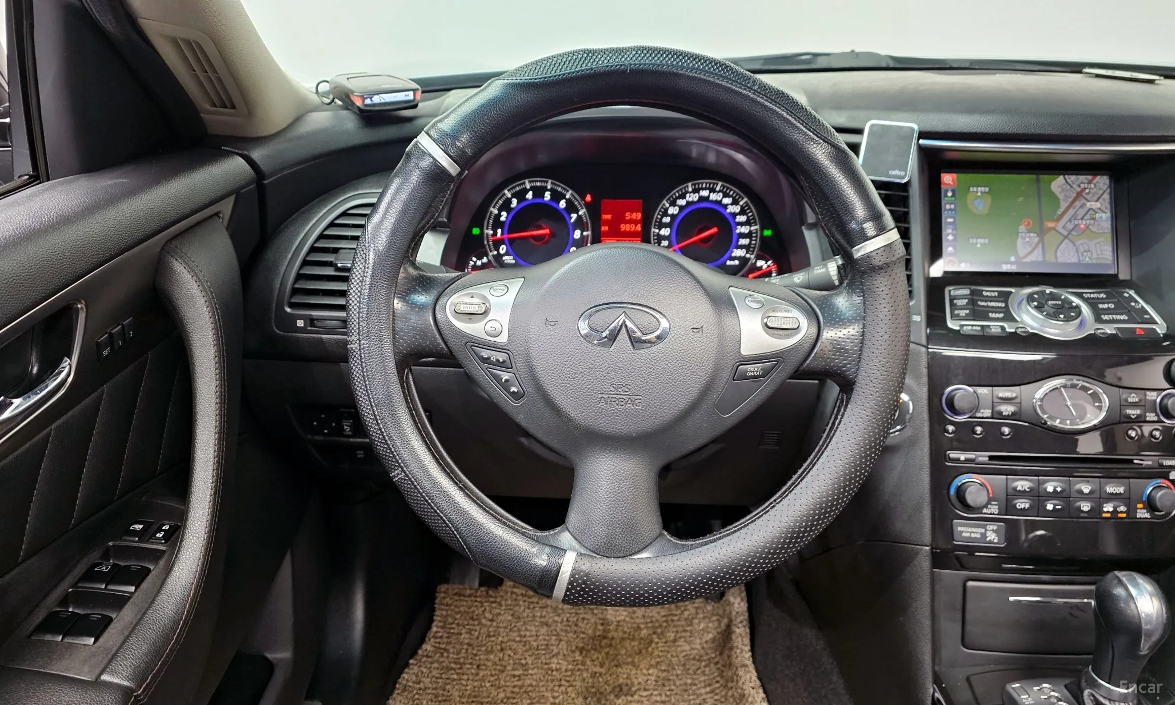 Infiniti FX35 превью 13
