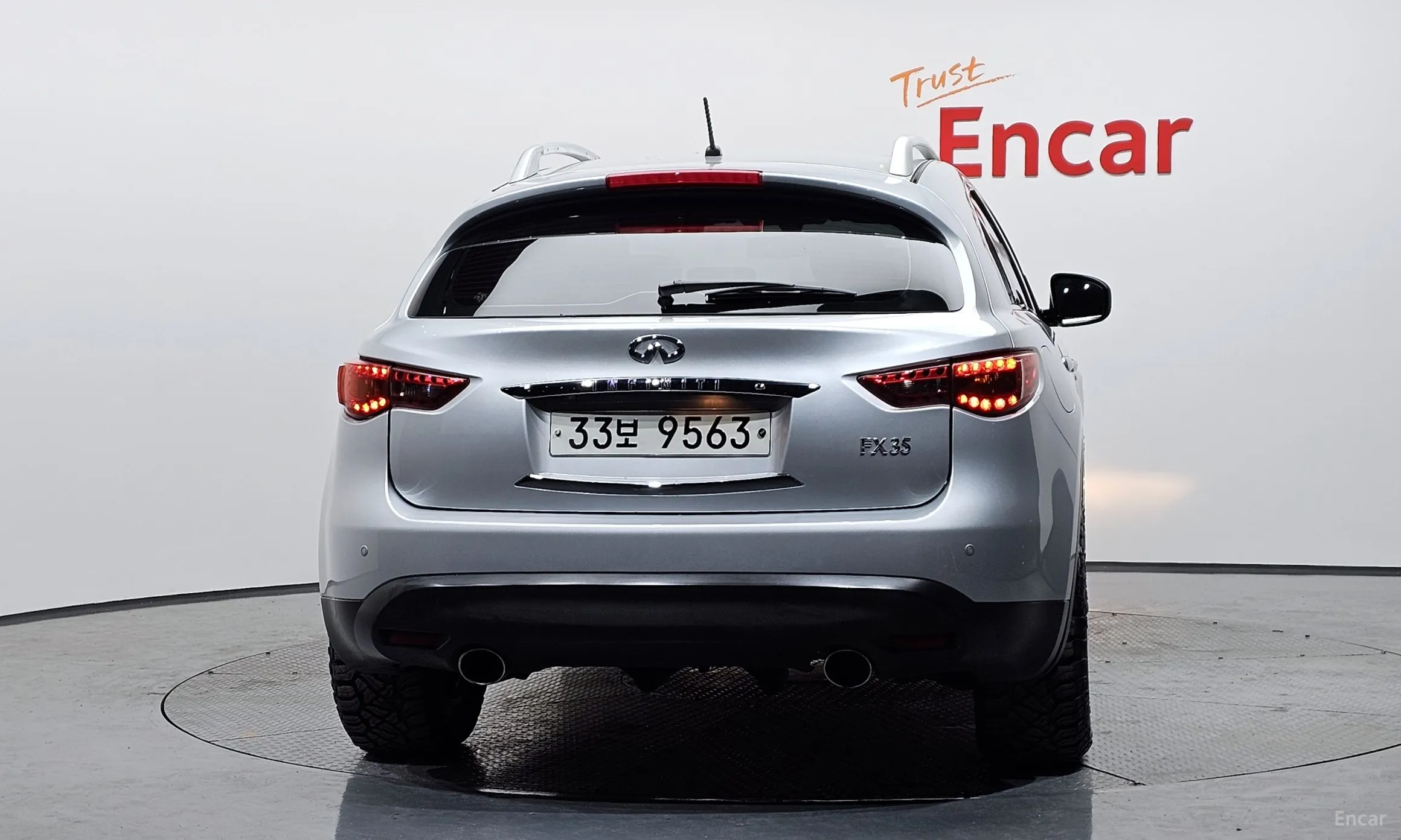 Infiniti FX35 превью 4