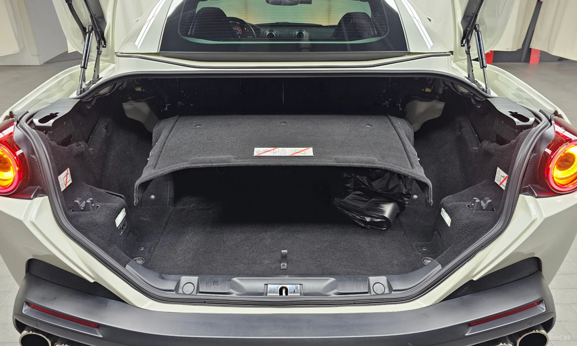 Ferrari Portofino превью 20