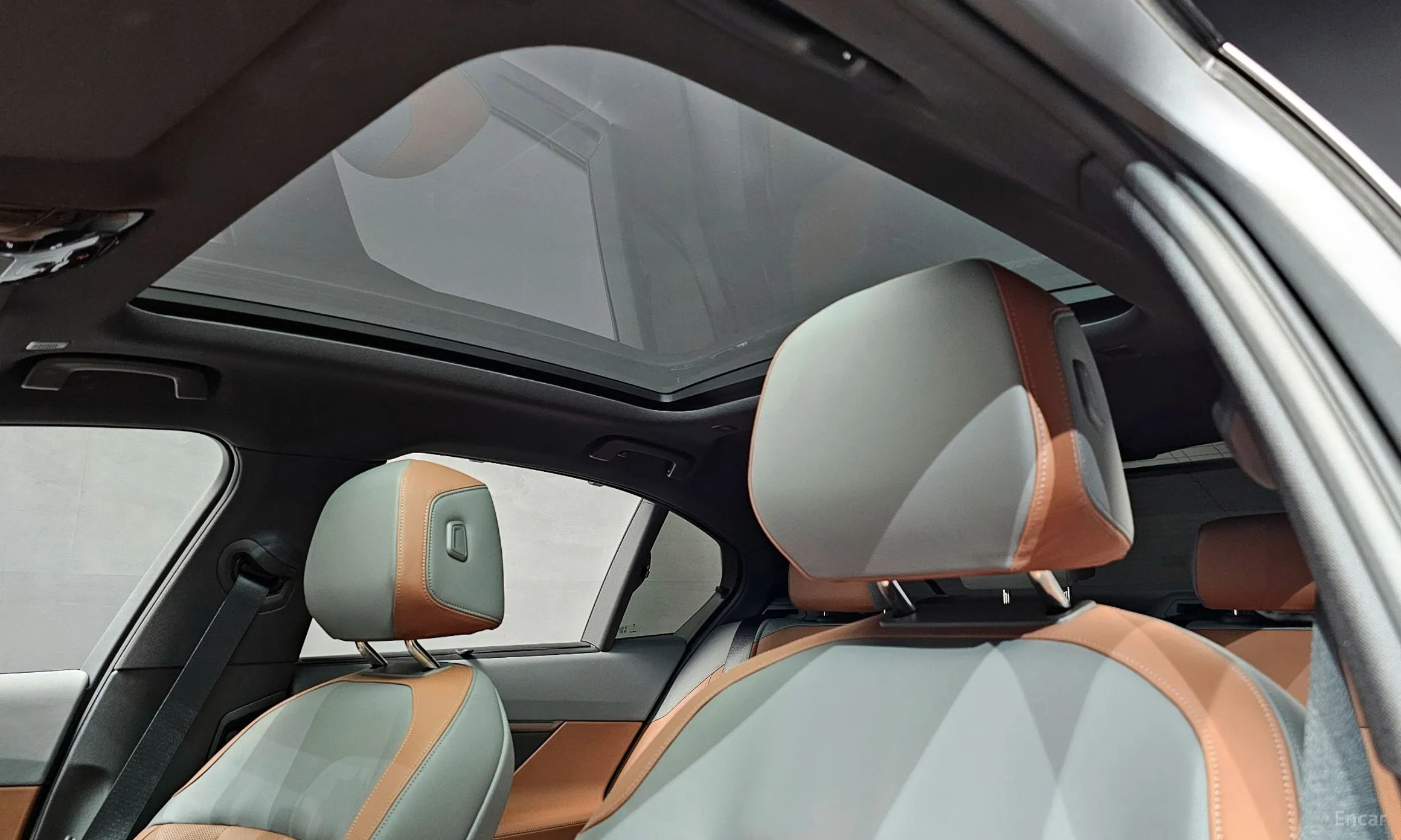 BMW 5 Series (G60) превью 19