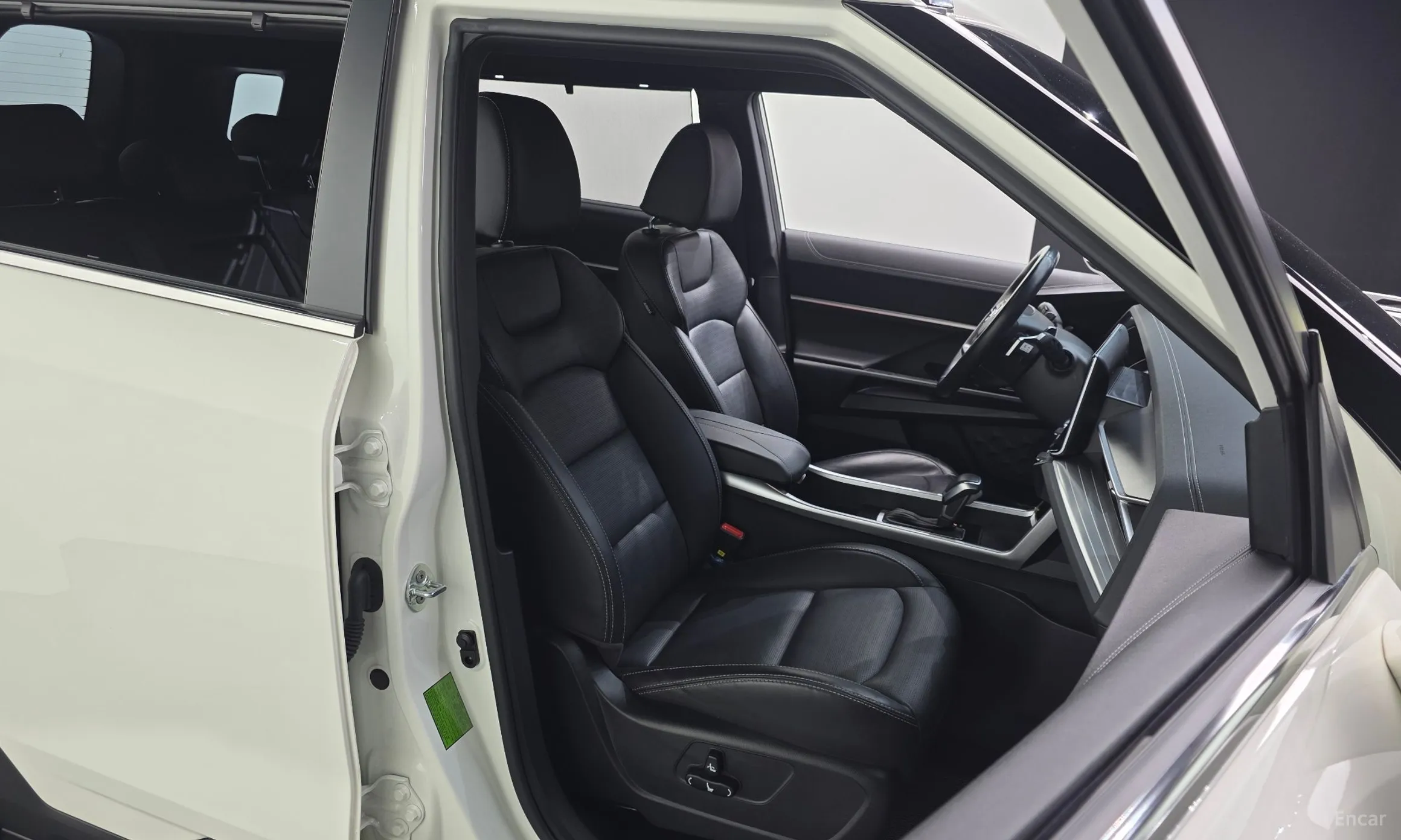 KG Mobility (SsangYong) Torres превью 12