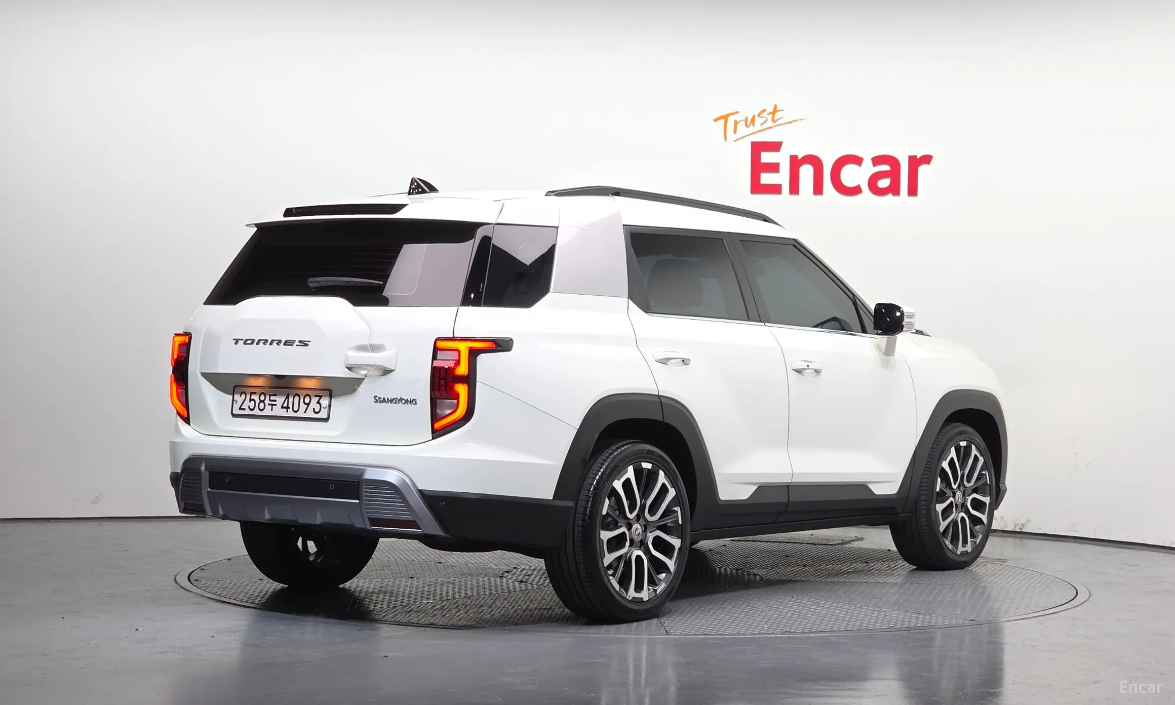 KG Mobility (SsangYong) Torres превью 2