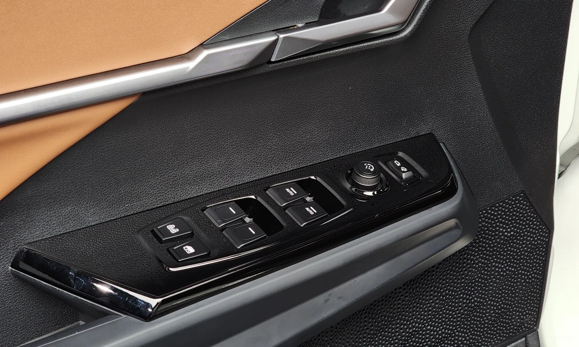 KG Mobility (SsangYong) Torres превью 13