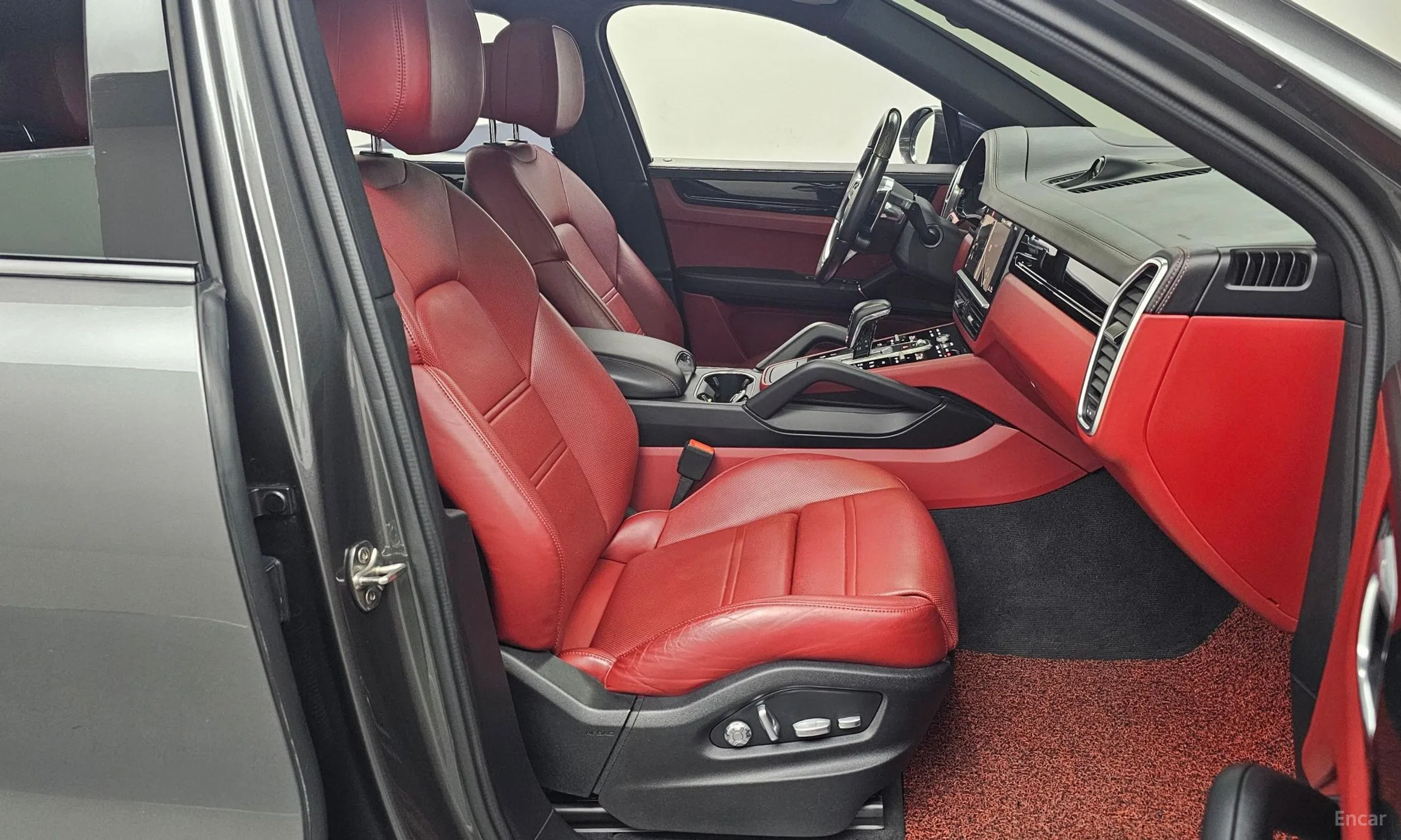Porsche Cayenne (PO536) превью 10