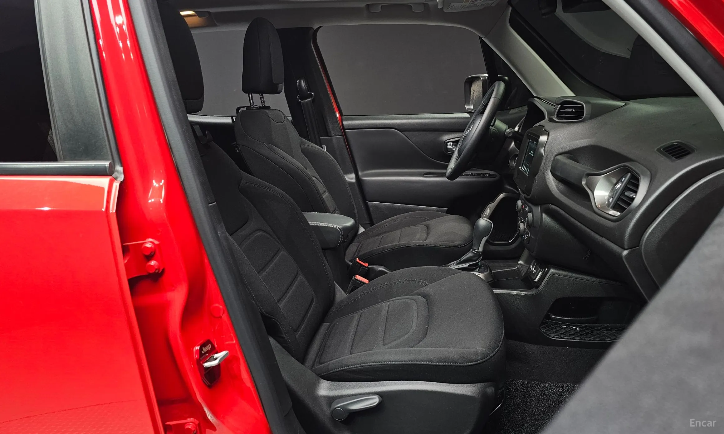 Jeep Renegade превью 10