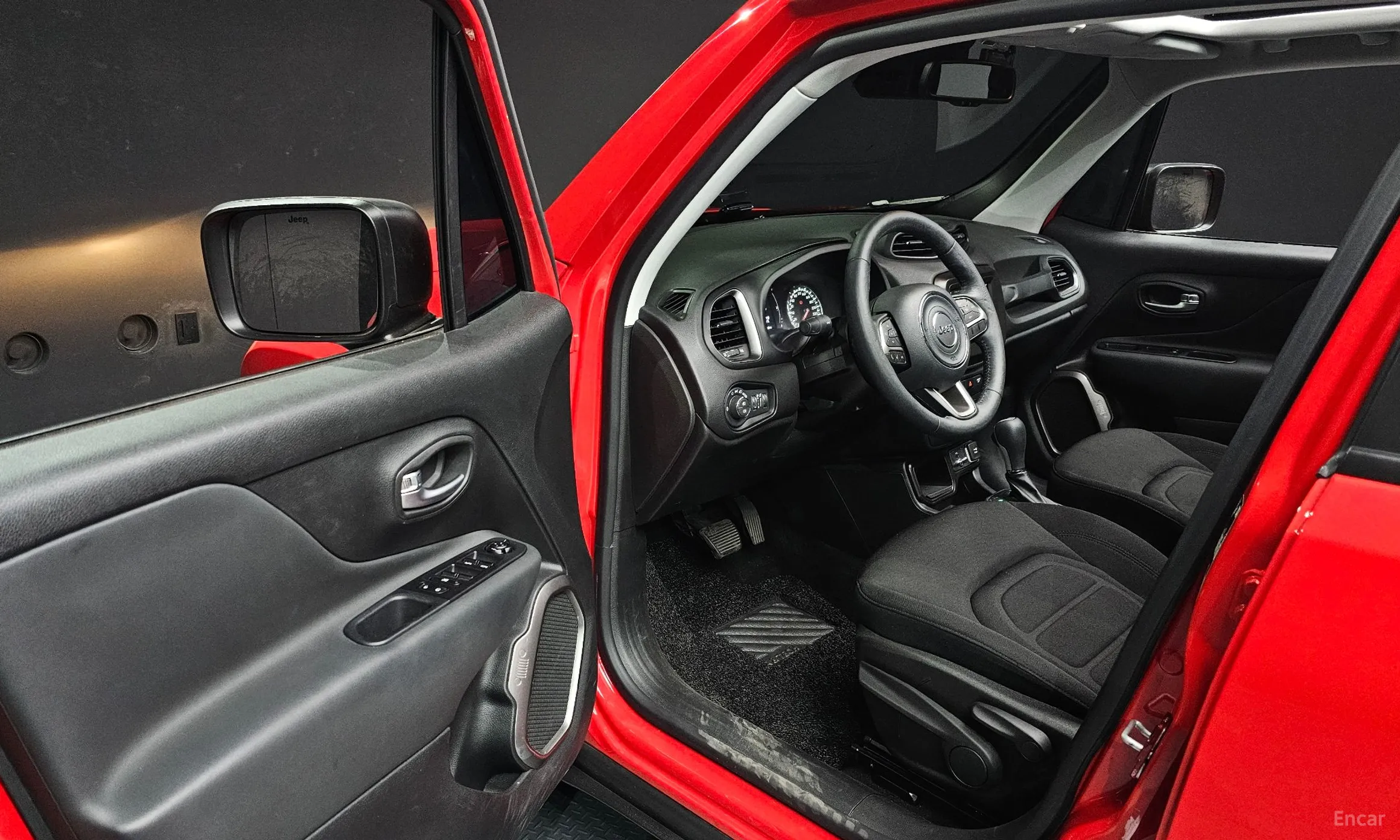 Jeep Renegade превью 11