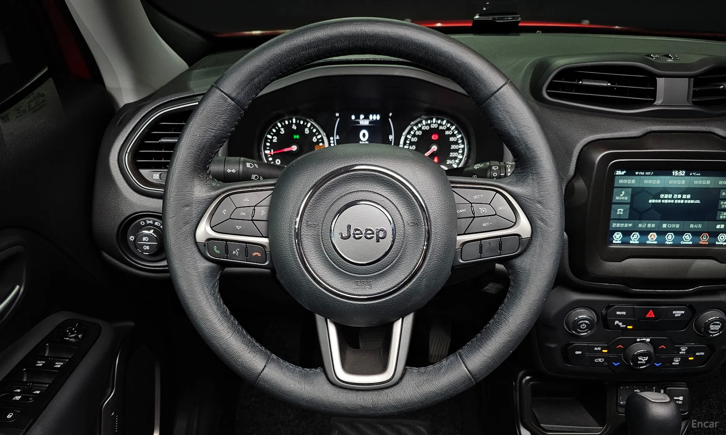 Jeep Renegade превью 13