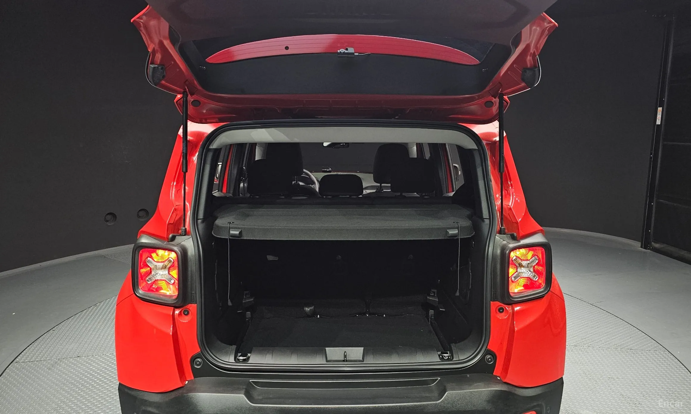 Jeep Renegade превью 20