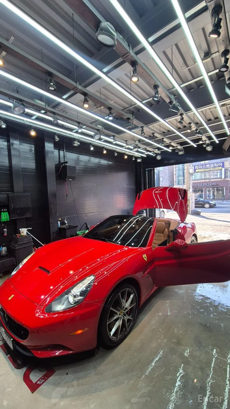 Ferrari California превью 8