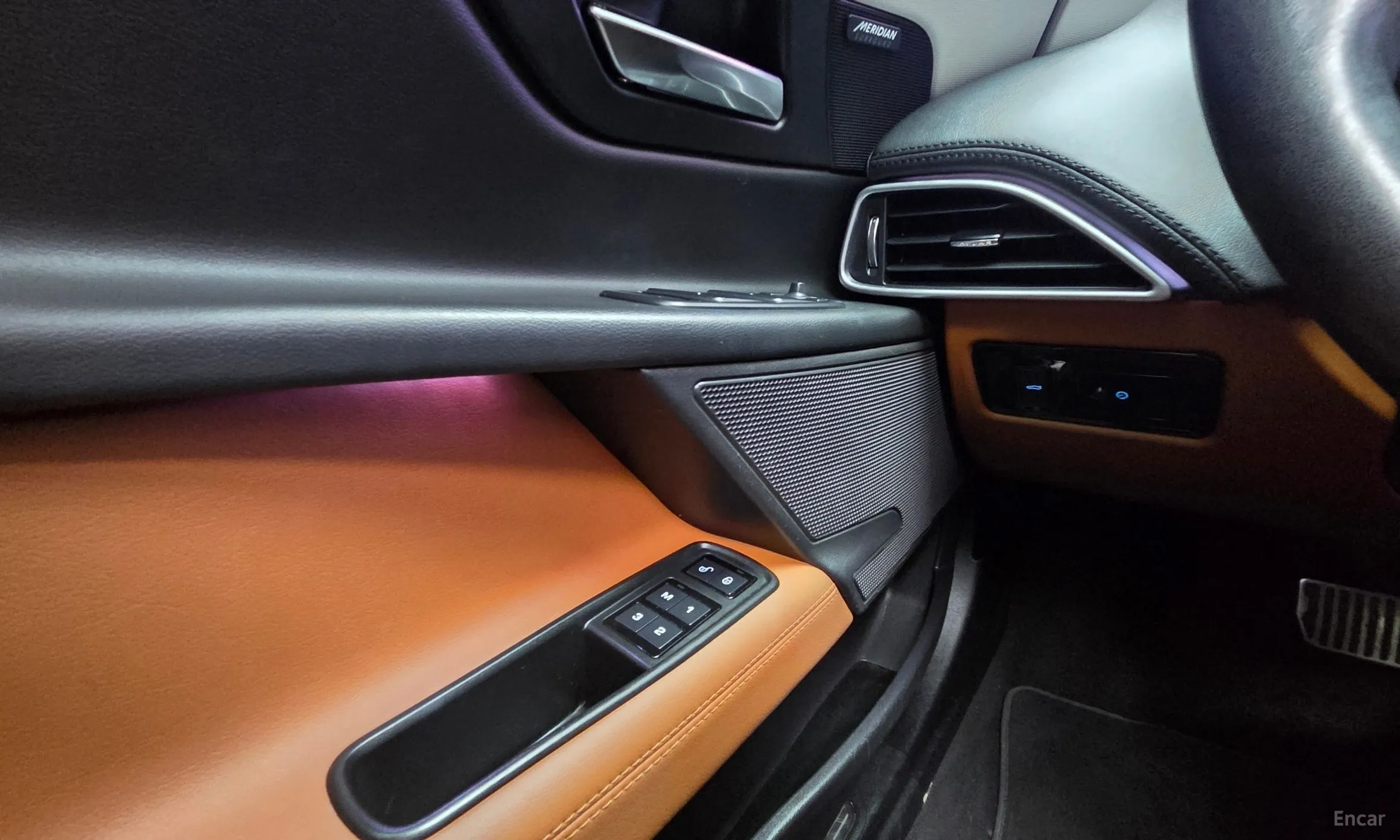 Jaguar XE превью 12