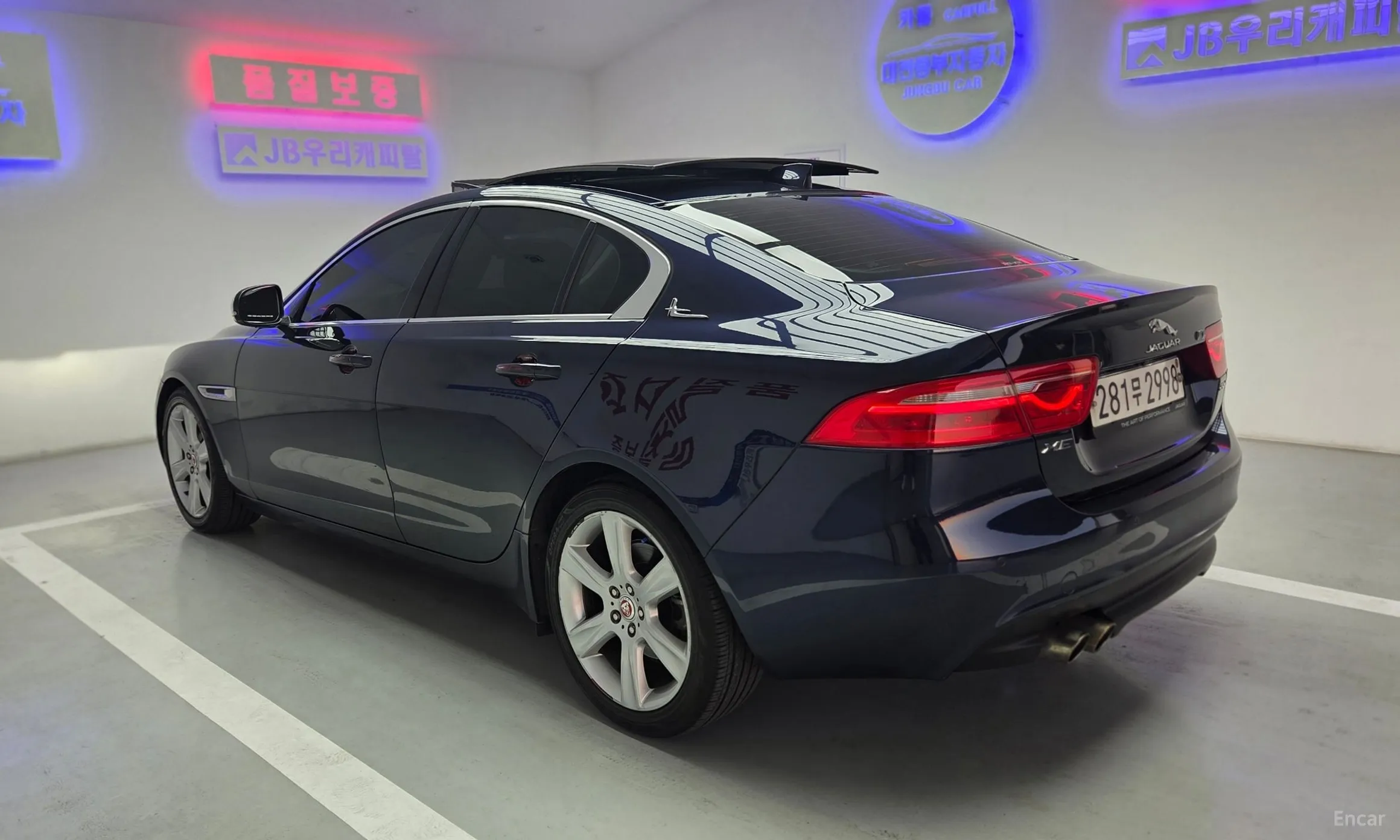 Jaguar XE