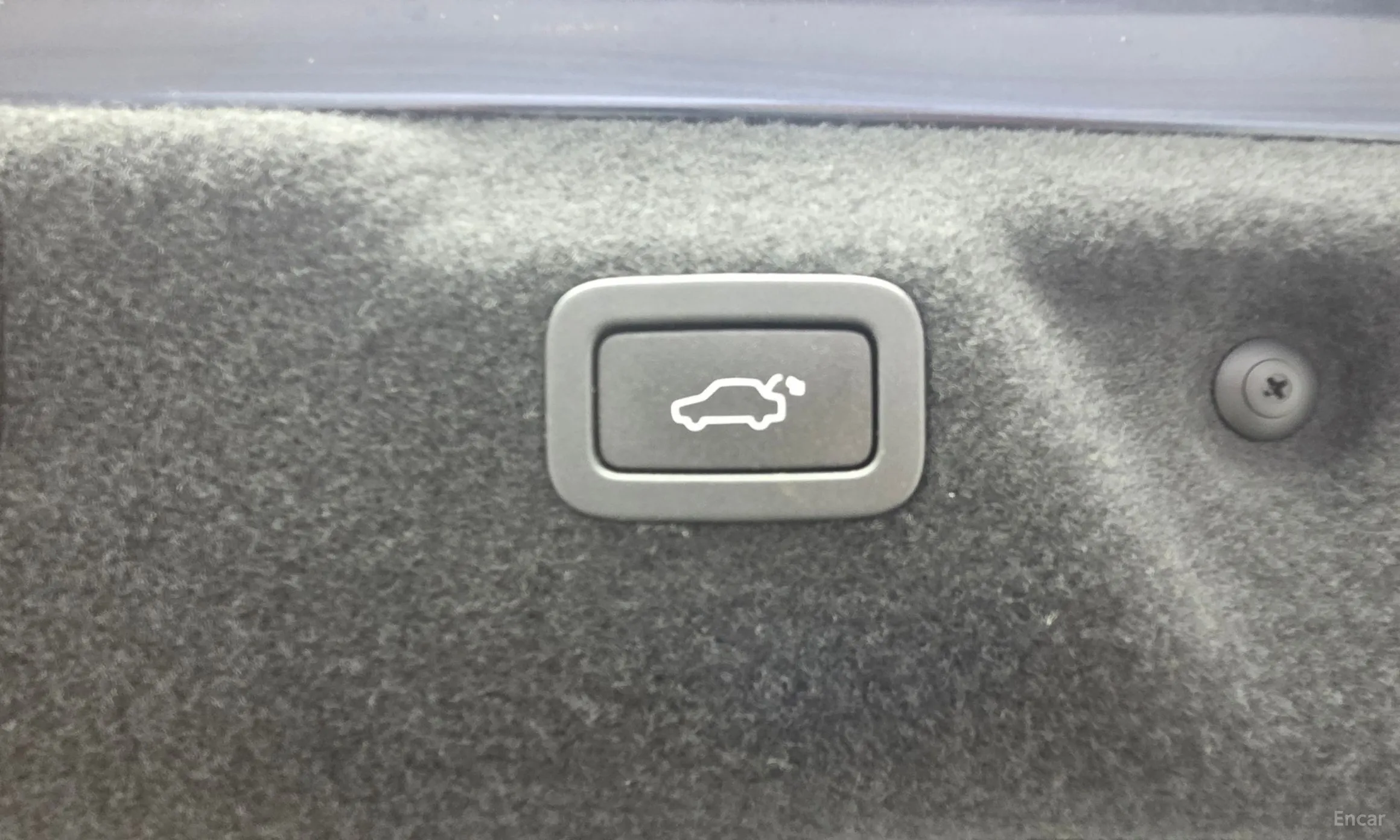 Jaguar XE превью 19