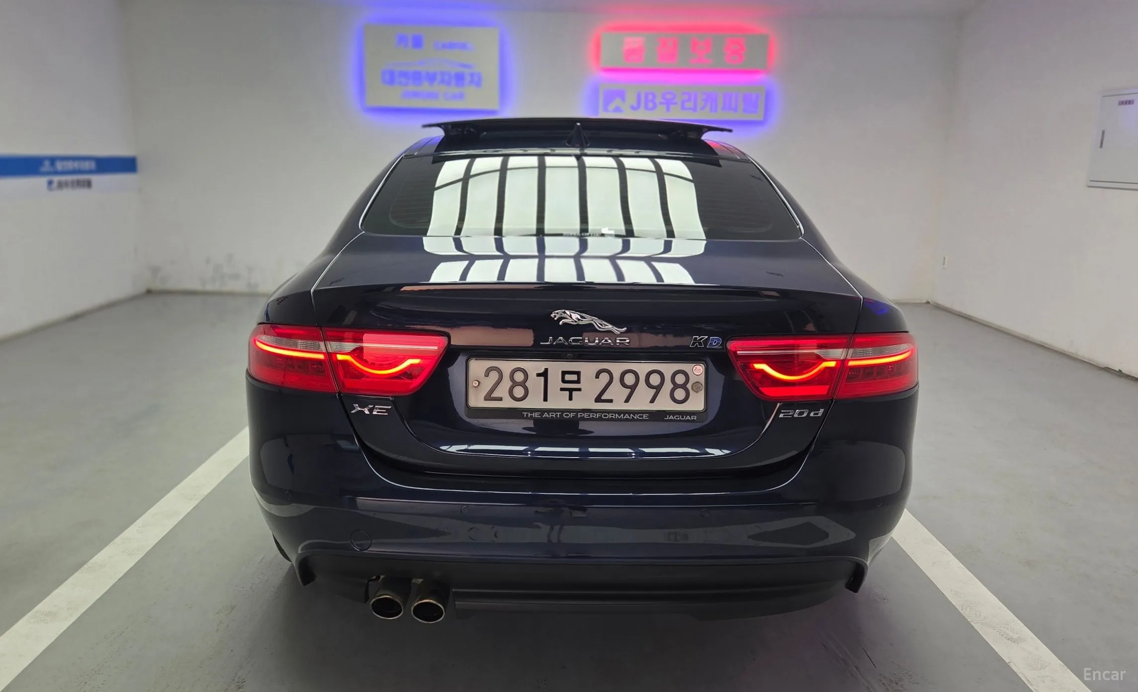 Jaguar XE превью 4